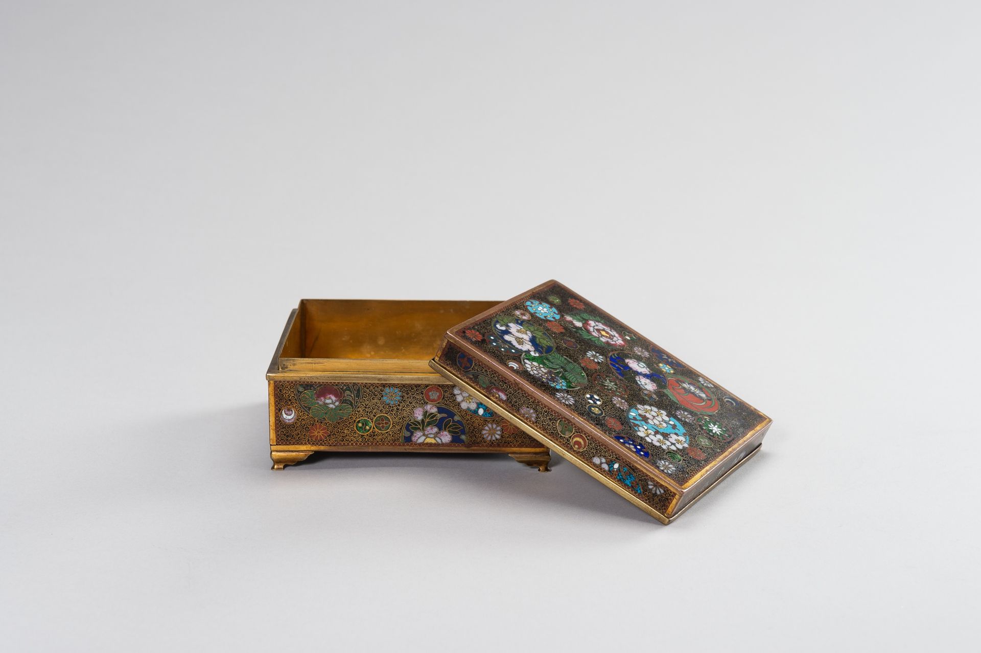A GINBARI CLOISONNE BOX AND COVER - Image 10 of 12