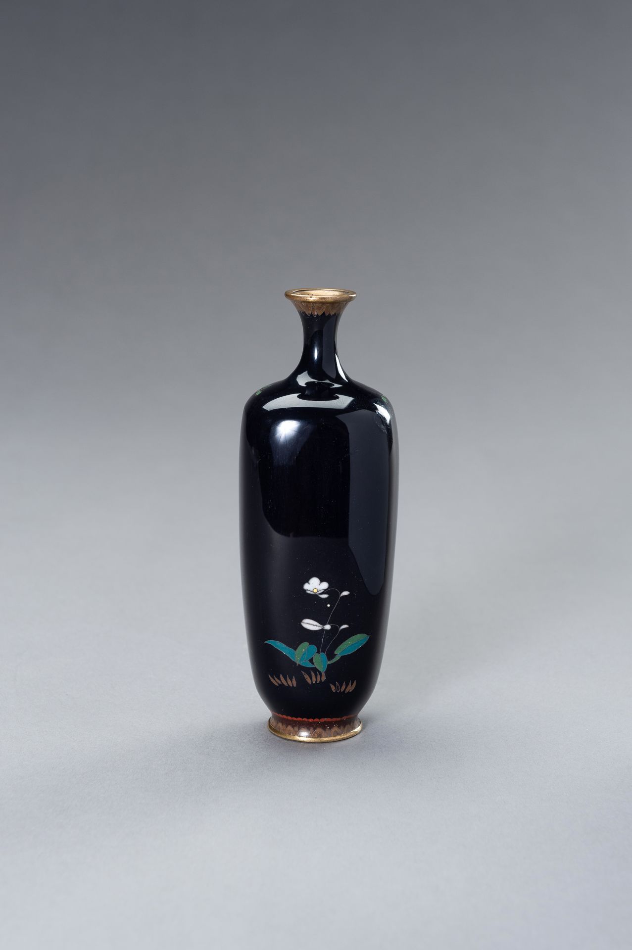 A CLOISONNE VASE WITH A MAPLE TREE AND FLOWERS - Image 8 of 10