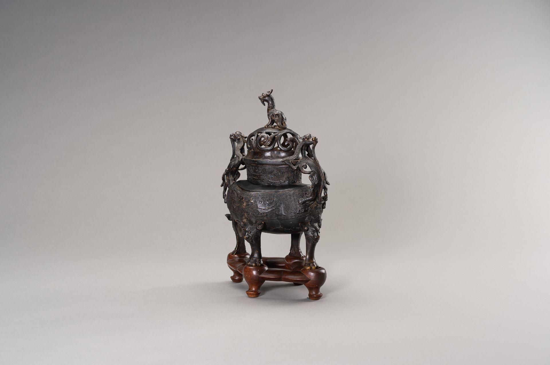 AN ARCHAISTIC BRONZE CENSER WITH QILINS - Image 5 of 11