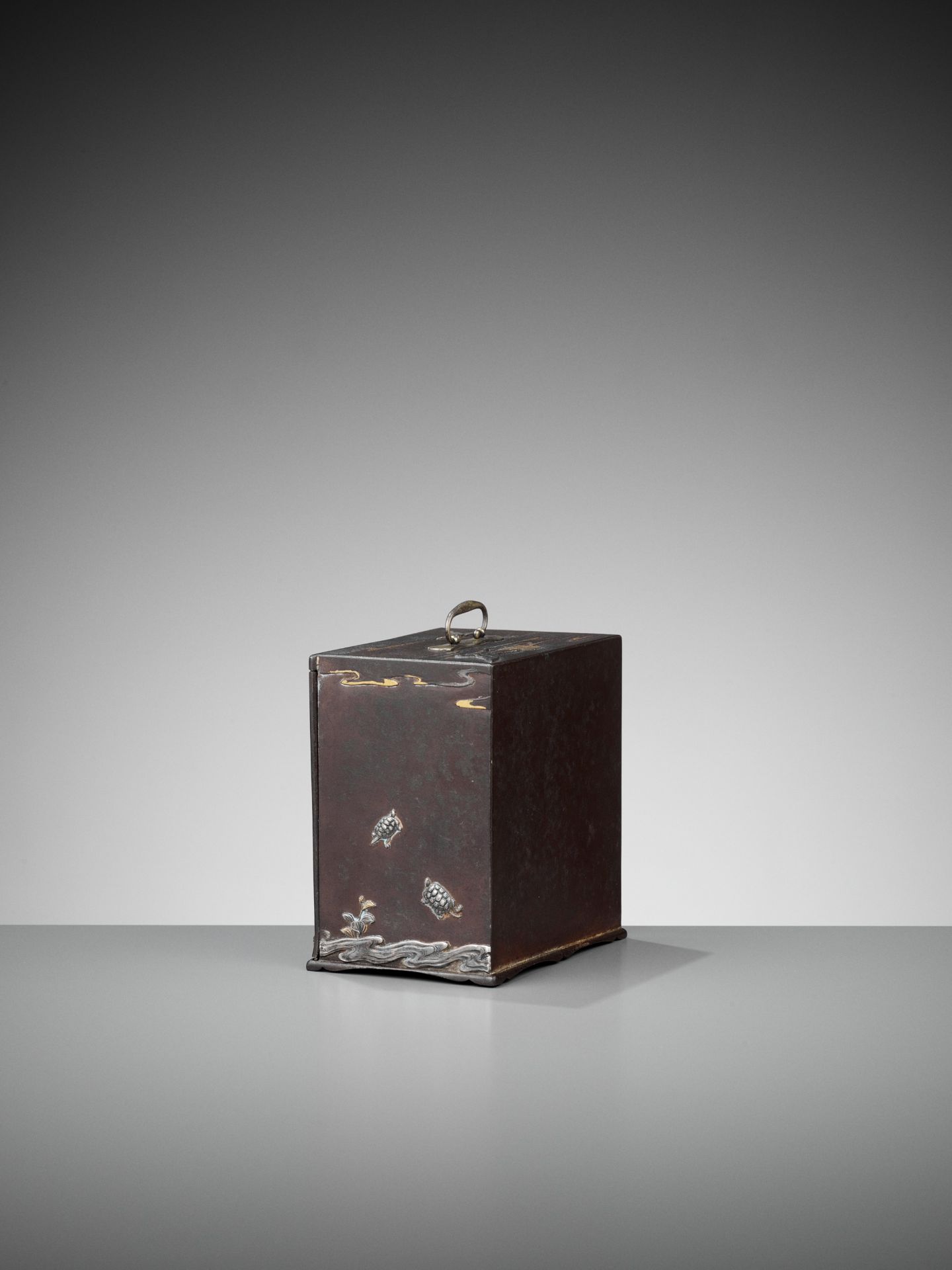 AN EXCEPTIONALLY RARE INLAID IRON MINIATURE KODANSU (CABINET) WITH TURTLES AND CRANES - Image 9 of 11