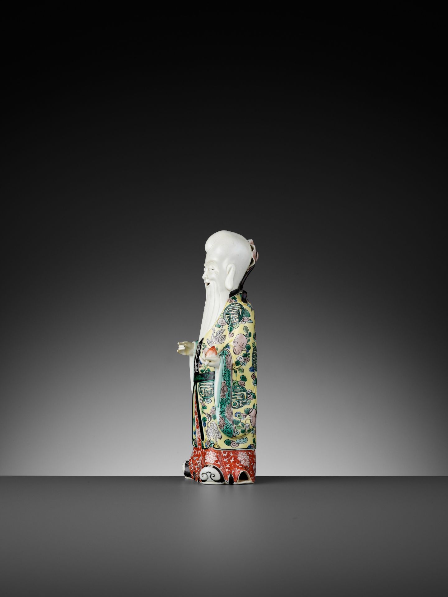 A FAMILLE VERTE BISCUIT FIGURE OF SHOULAO, QING DYNASTY - Bild 6 aus 10