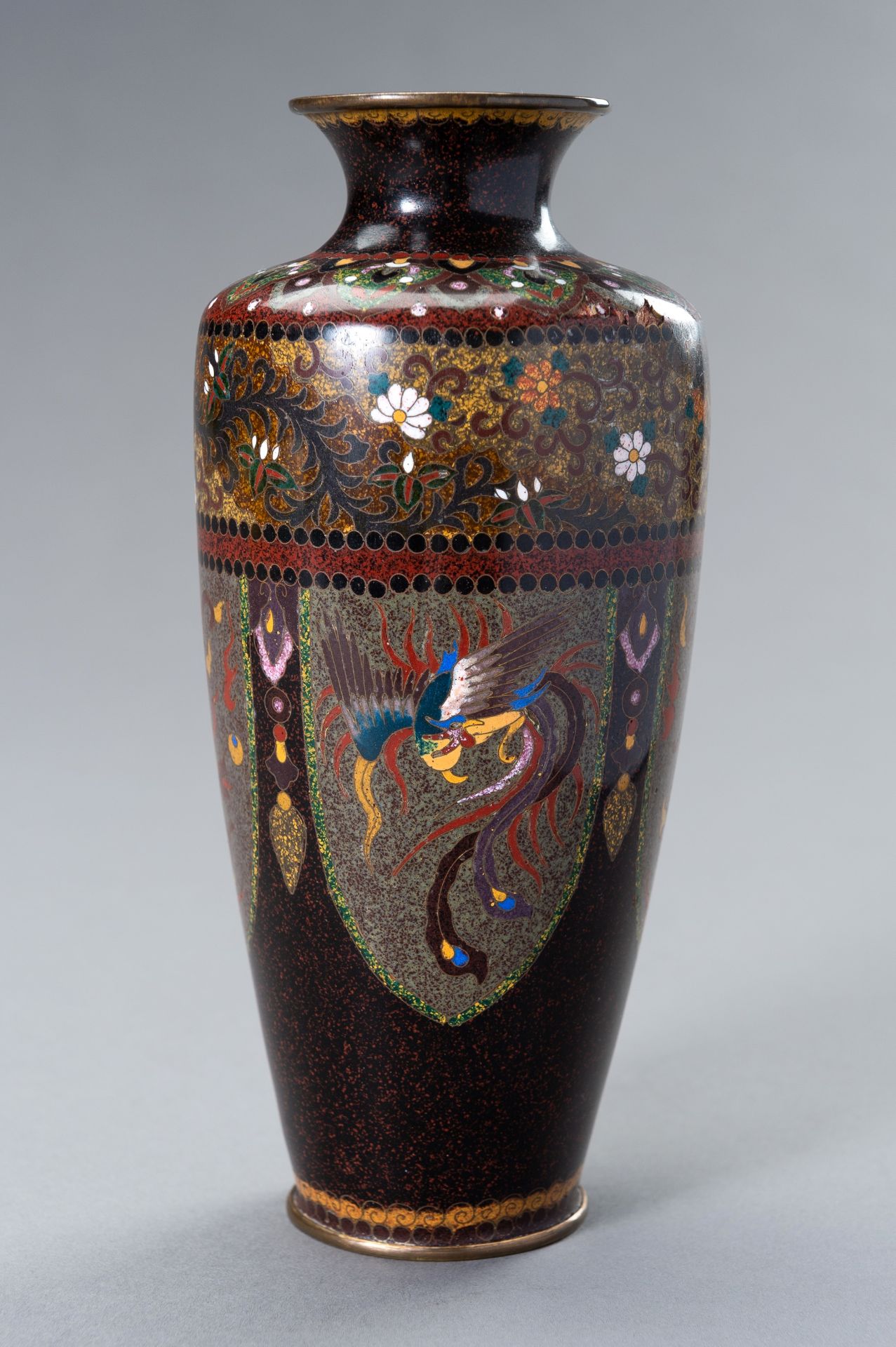 A PAIR OF TWO CLOISONNE ENAMEL VASES - Image 2 of 10