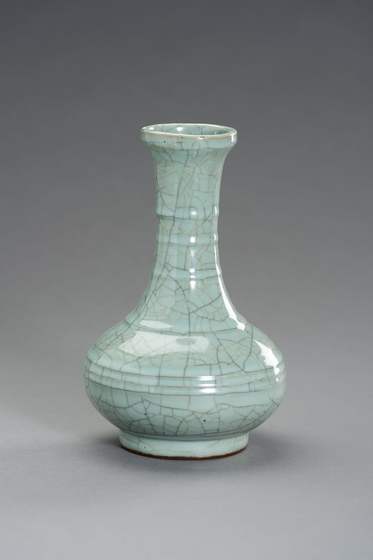 A GE-TYPE CRACKLED 'BAMBOO' BOTTLE VASE - Image 3 of 7