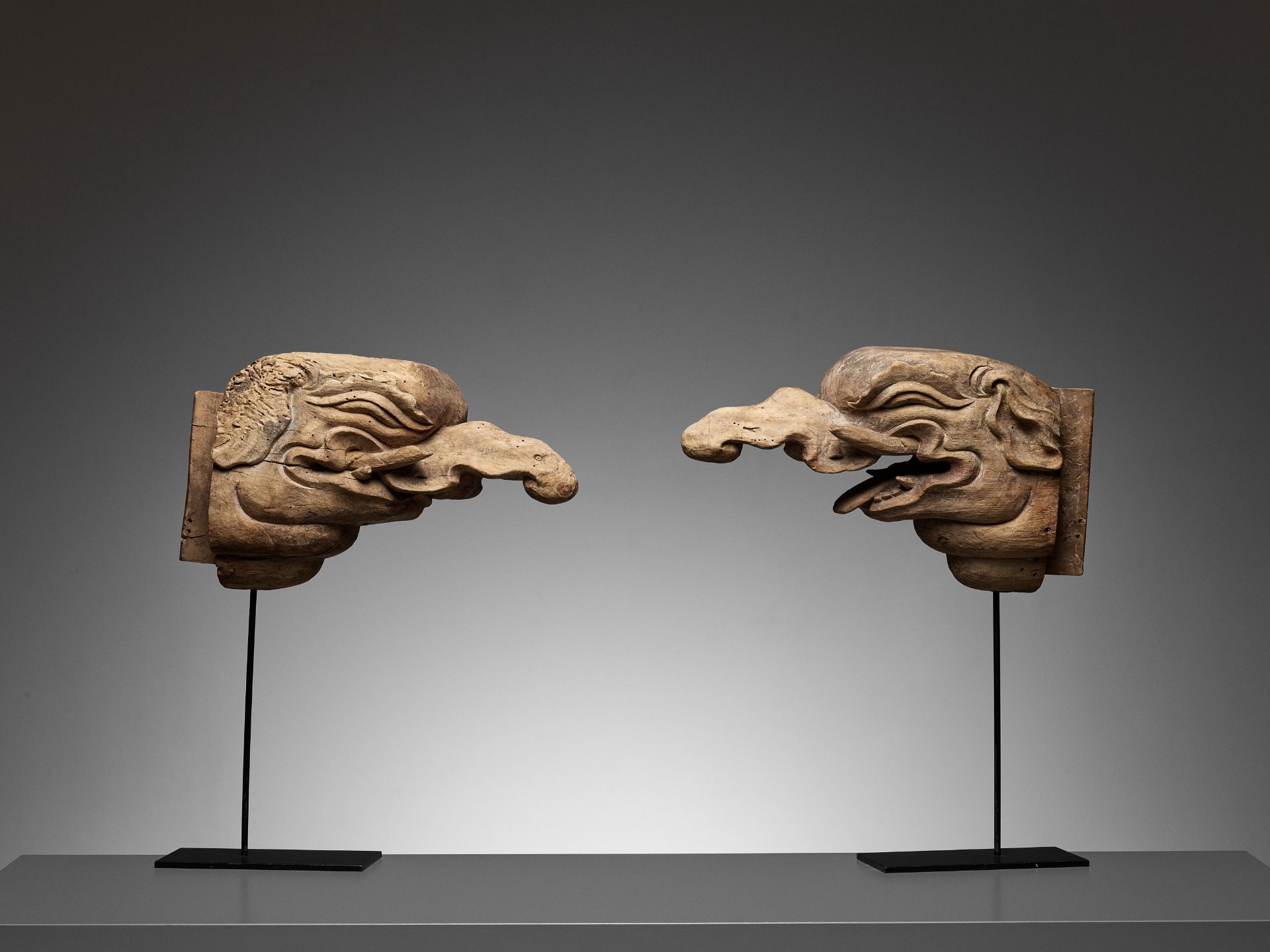 A RARE AND EARLY PAIR OF CARVED WOOD 'BAKU' ARCHITECTURAL ELEMENTS - Image 4 of 12