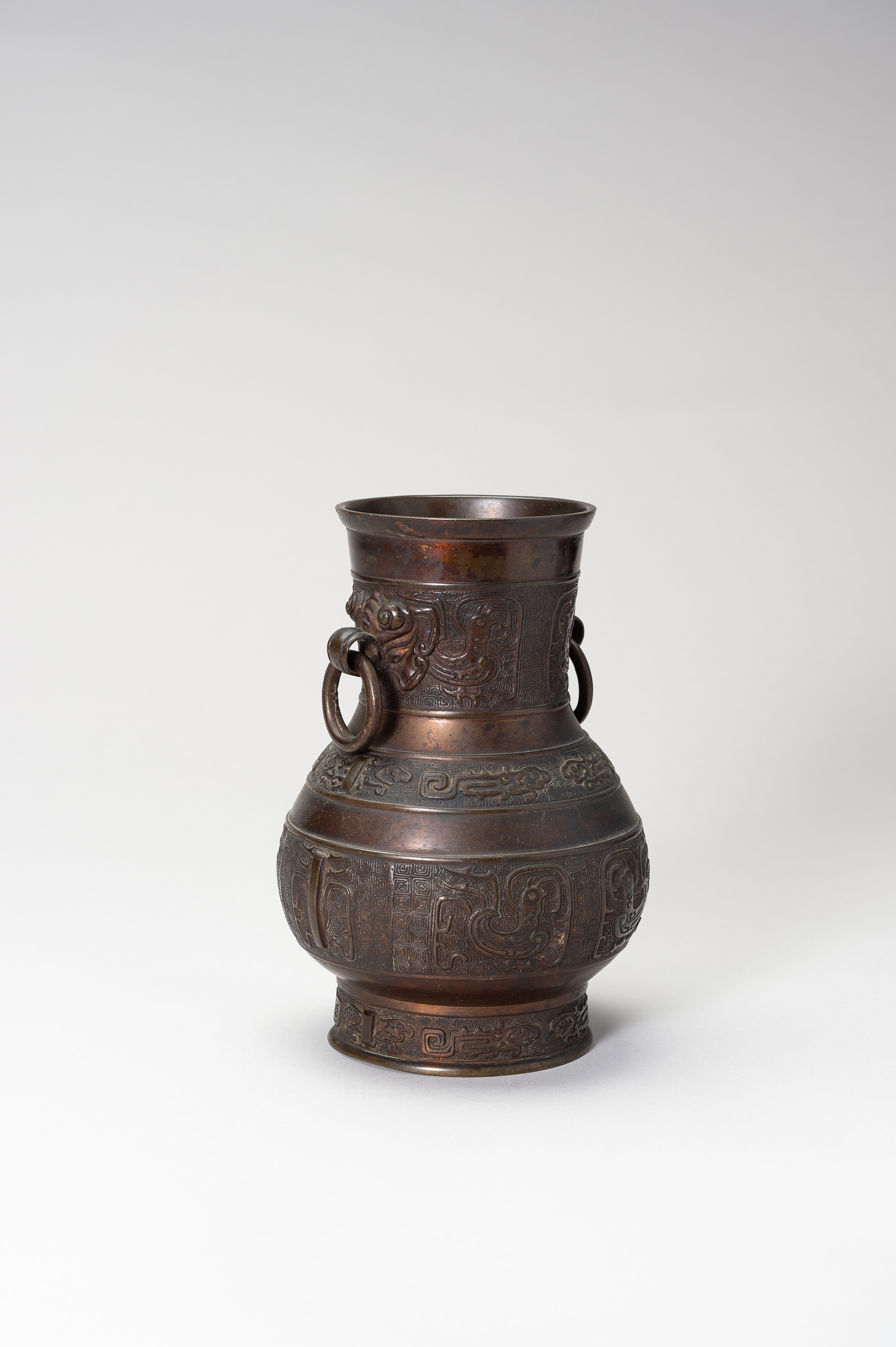 AN ARCHAISTIC BRONZE VASE - Image 3 of 12