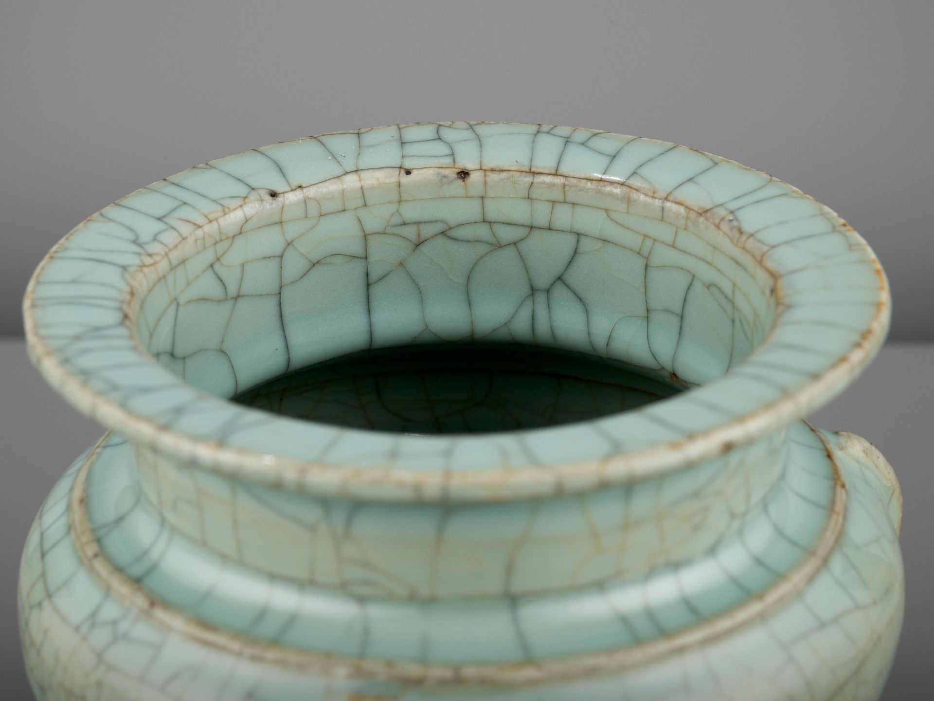 A LONGQUAN CELADON TRIPOD CENSER, SOUTHERN SONG DYNASTY - Bild 14 aus 14