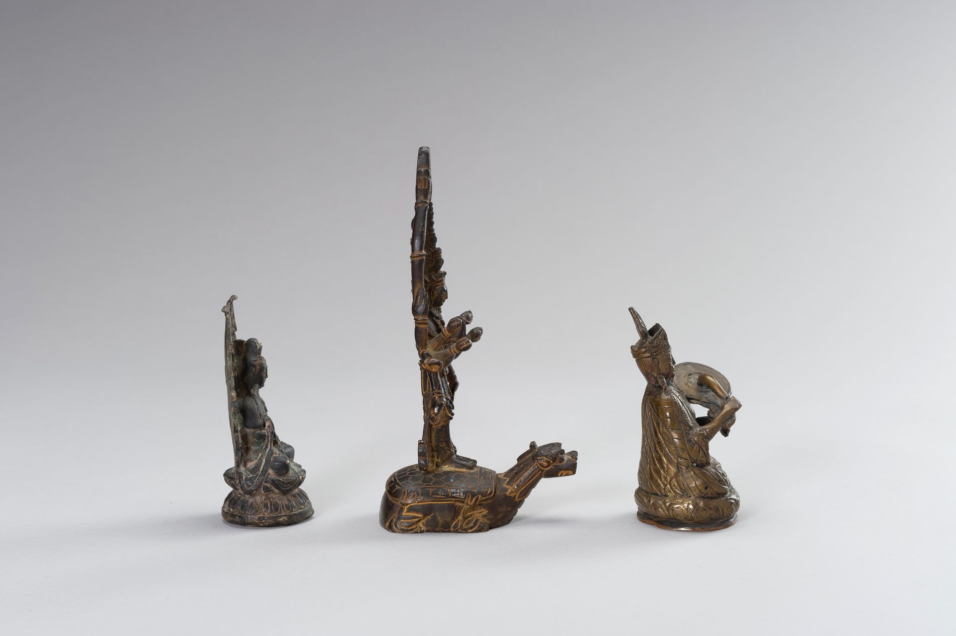 A GROUP OF THREE BRONZE FIGURES - Image 7 of 12