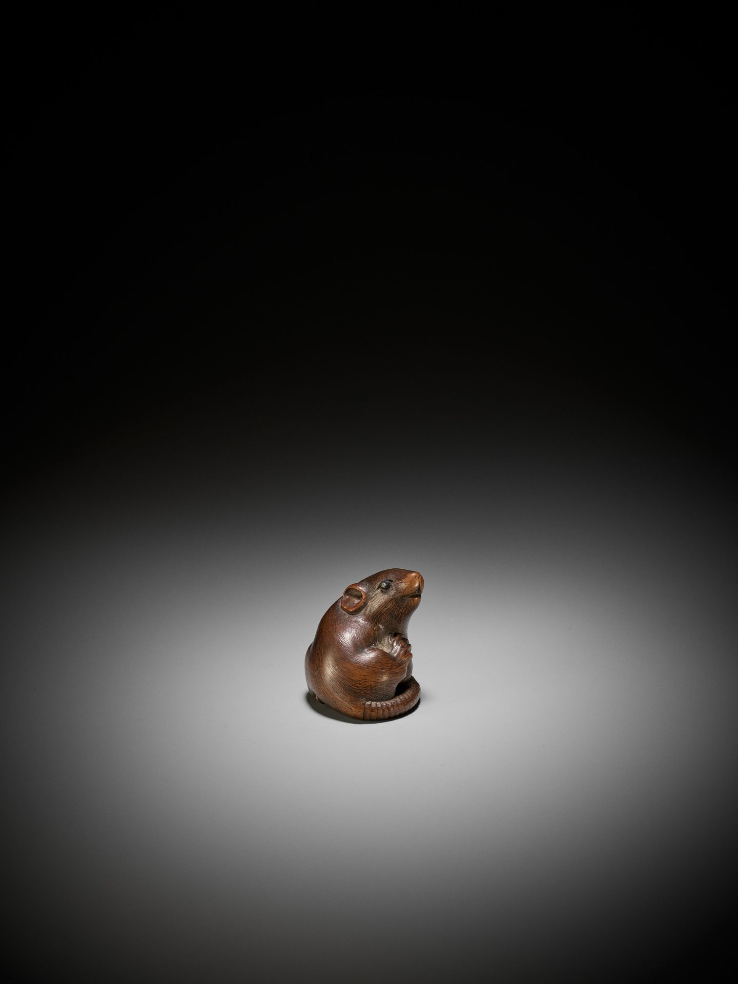 MASANAO: A SUPERB WOOD NETSUKE OF A RAT - Bild 6 aus 11