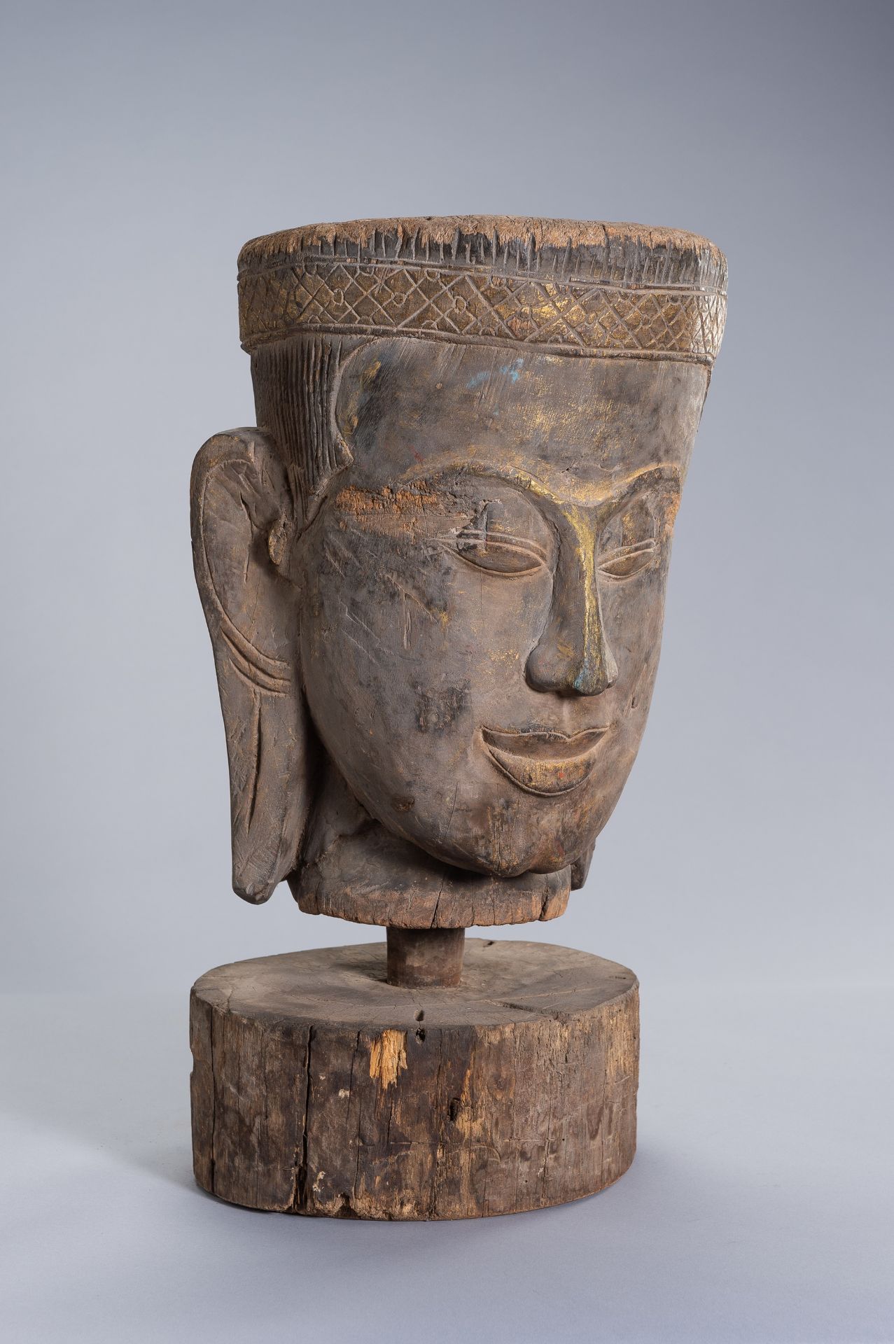 A LARGE WOOD HEAD OF BUDDHA - Image 3 of 8