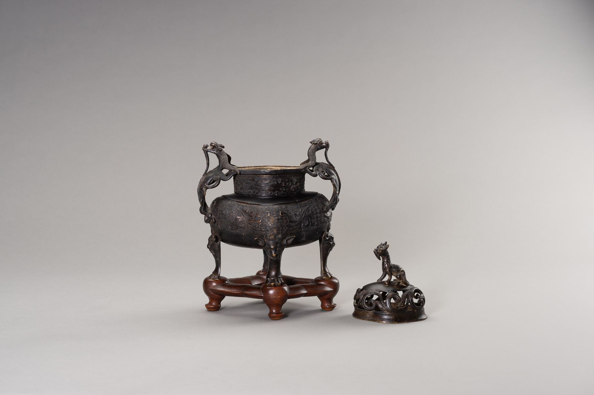 AN ARCHAISTIC BRONZE CENSER WITH QILINS - Image 7 of 11