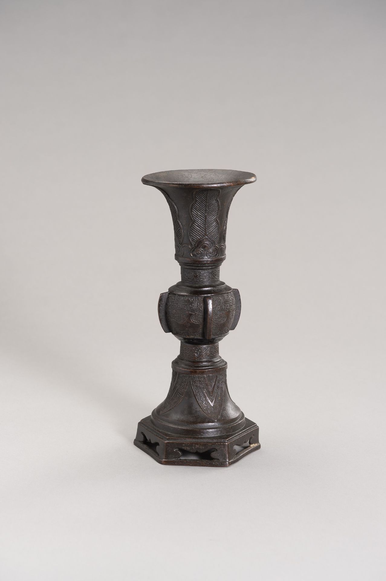 AN ARCHAISTIC BRONZE GU VASE