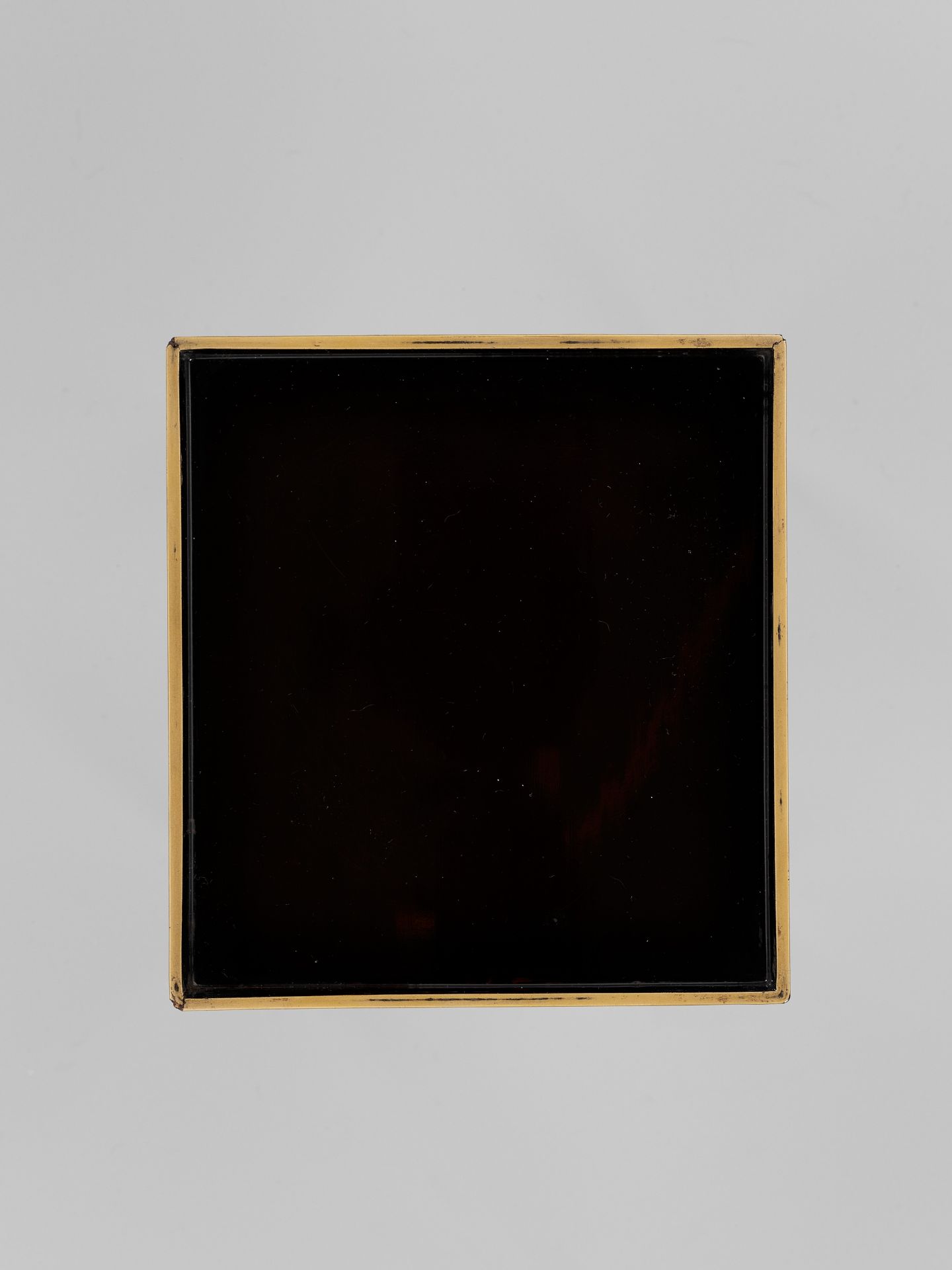 A LACQUER BOX AND COVER WITH MONS - Image 7 of 9