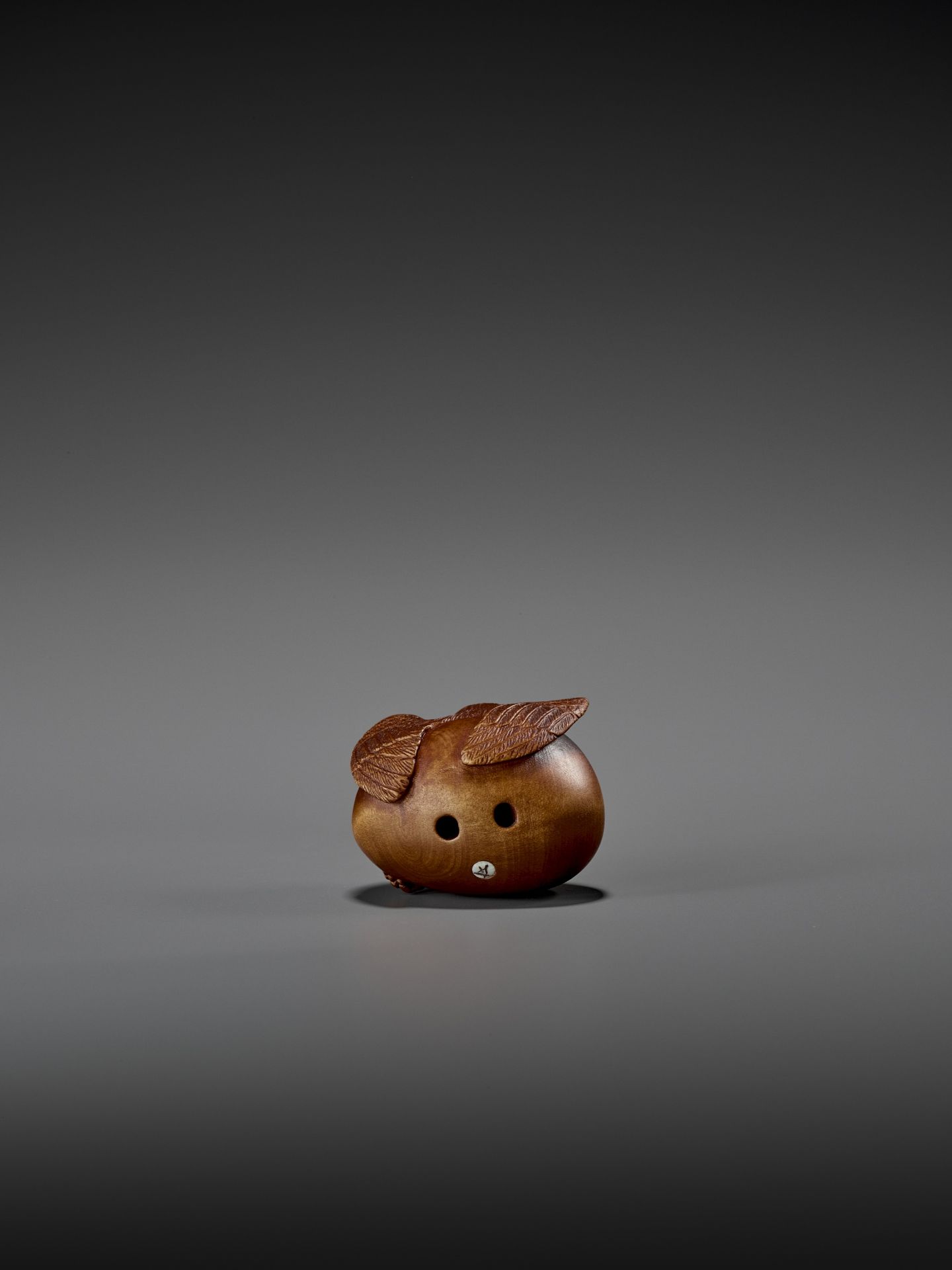 DERKACHENKO: A BOXWOOD NETSUKE OF TENGU NO TOMAGO - Bild 3 aus 8