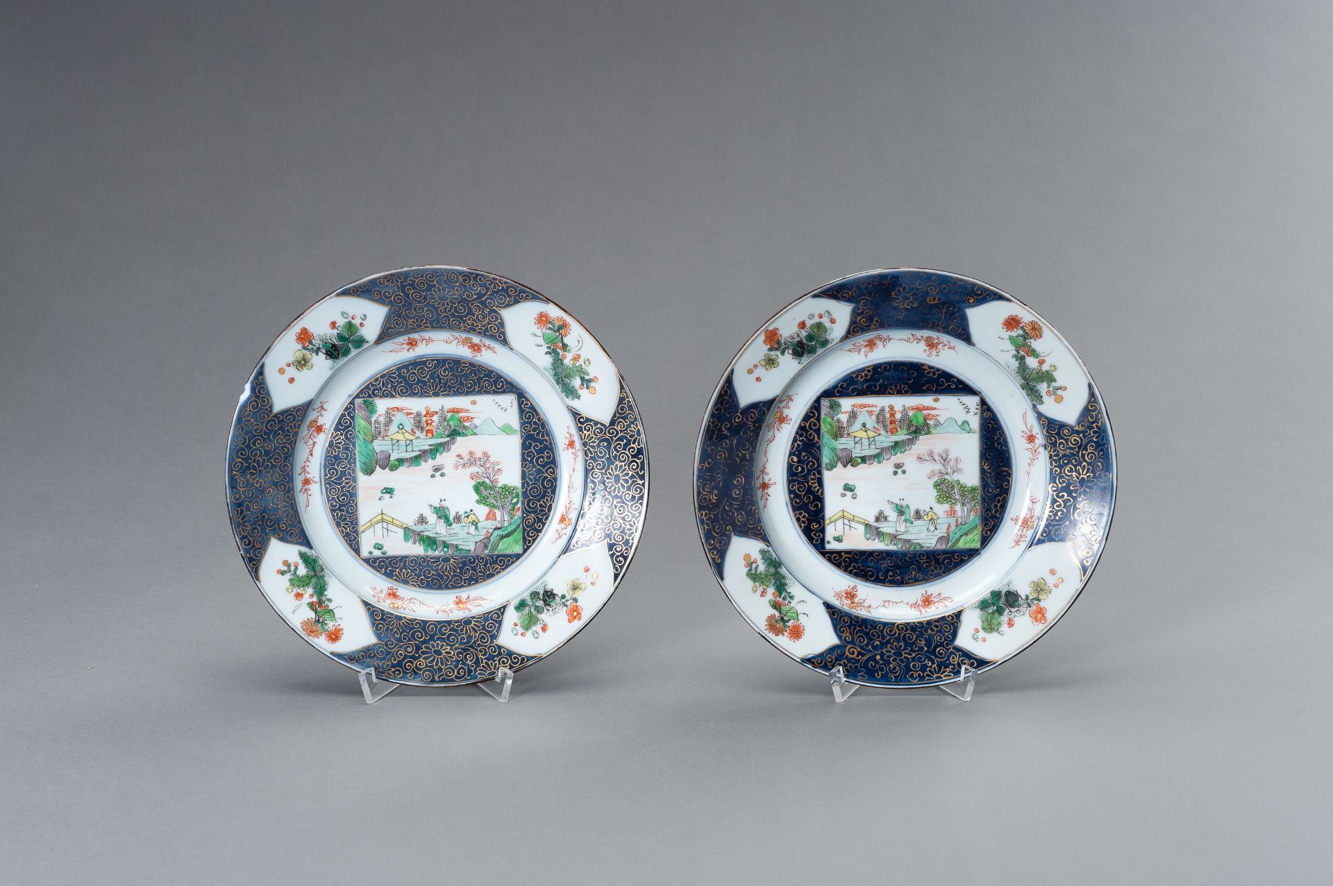 A PAIR OF FAMILLE-VERTE 'LANDSCAPE' DISHES