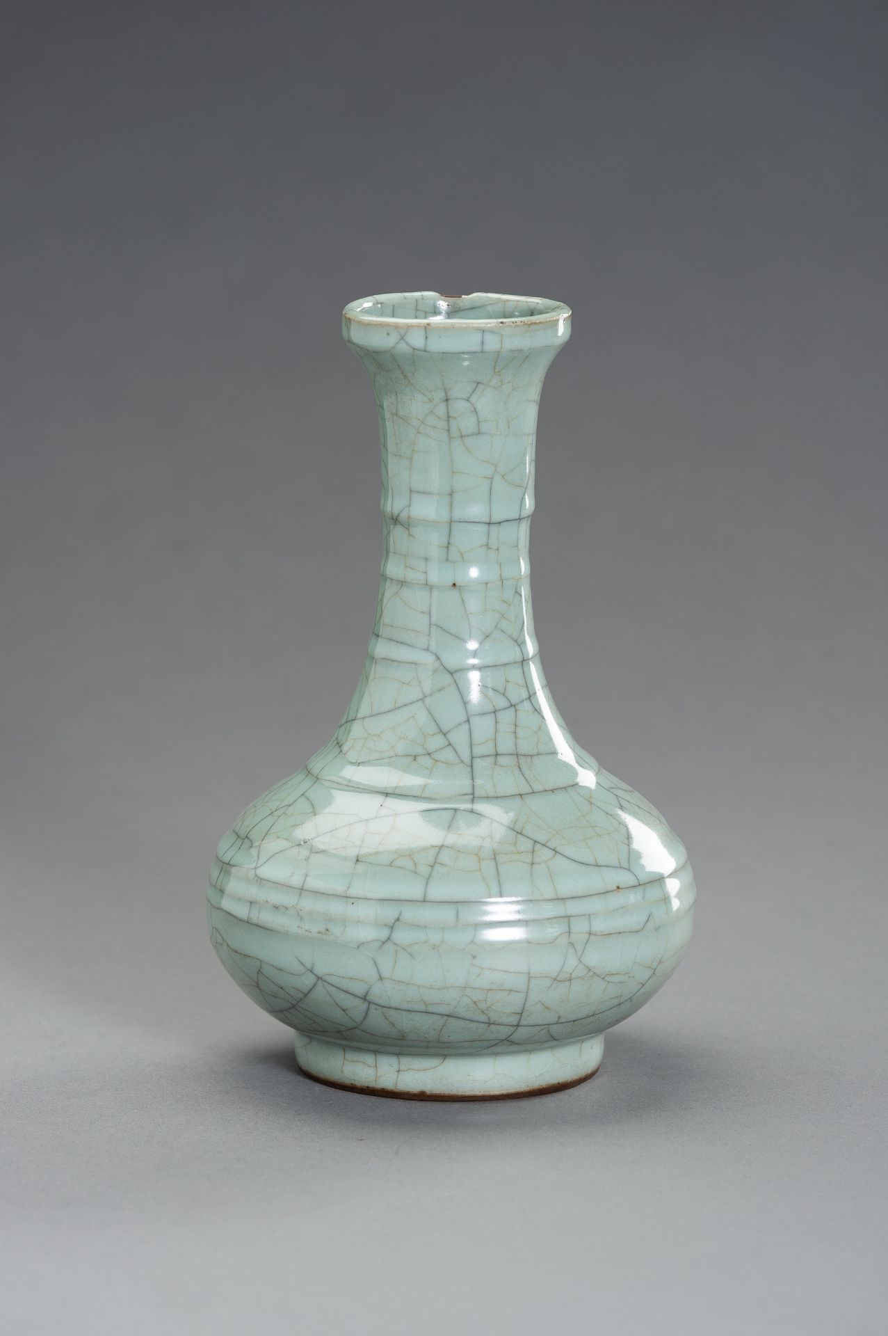 A GE-TYPE CRACKLED 'BAMBOO' BOTTLE VASE - Image 4 of 7