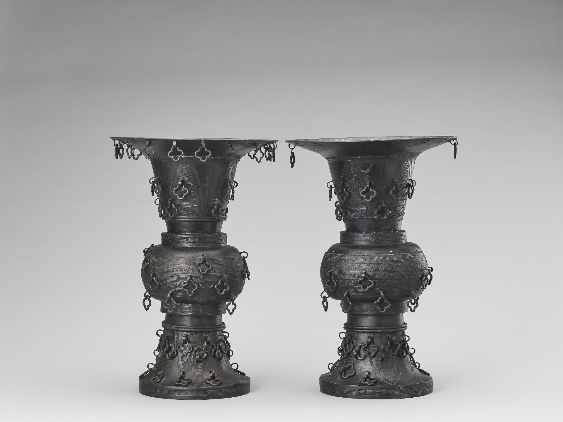 A PAIR OF METAL ALLOY ARCHAISTIC YEN YEN VASES, LATE QING TO REPUBLIC