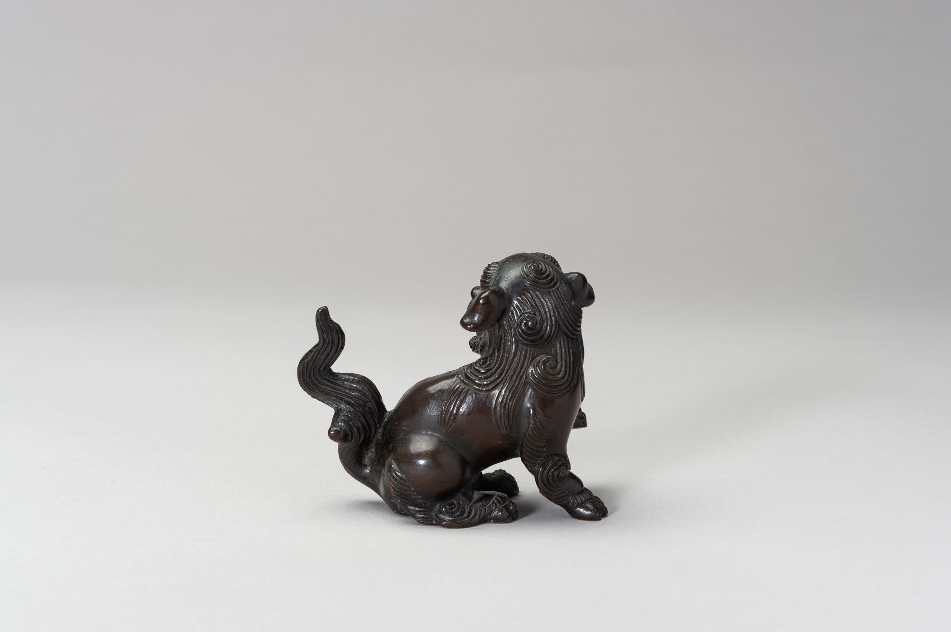 A BRONZE 'BUDDHIST LION' JOSS STICK HOLDER - Bild 7 aus 11