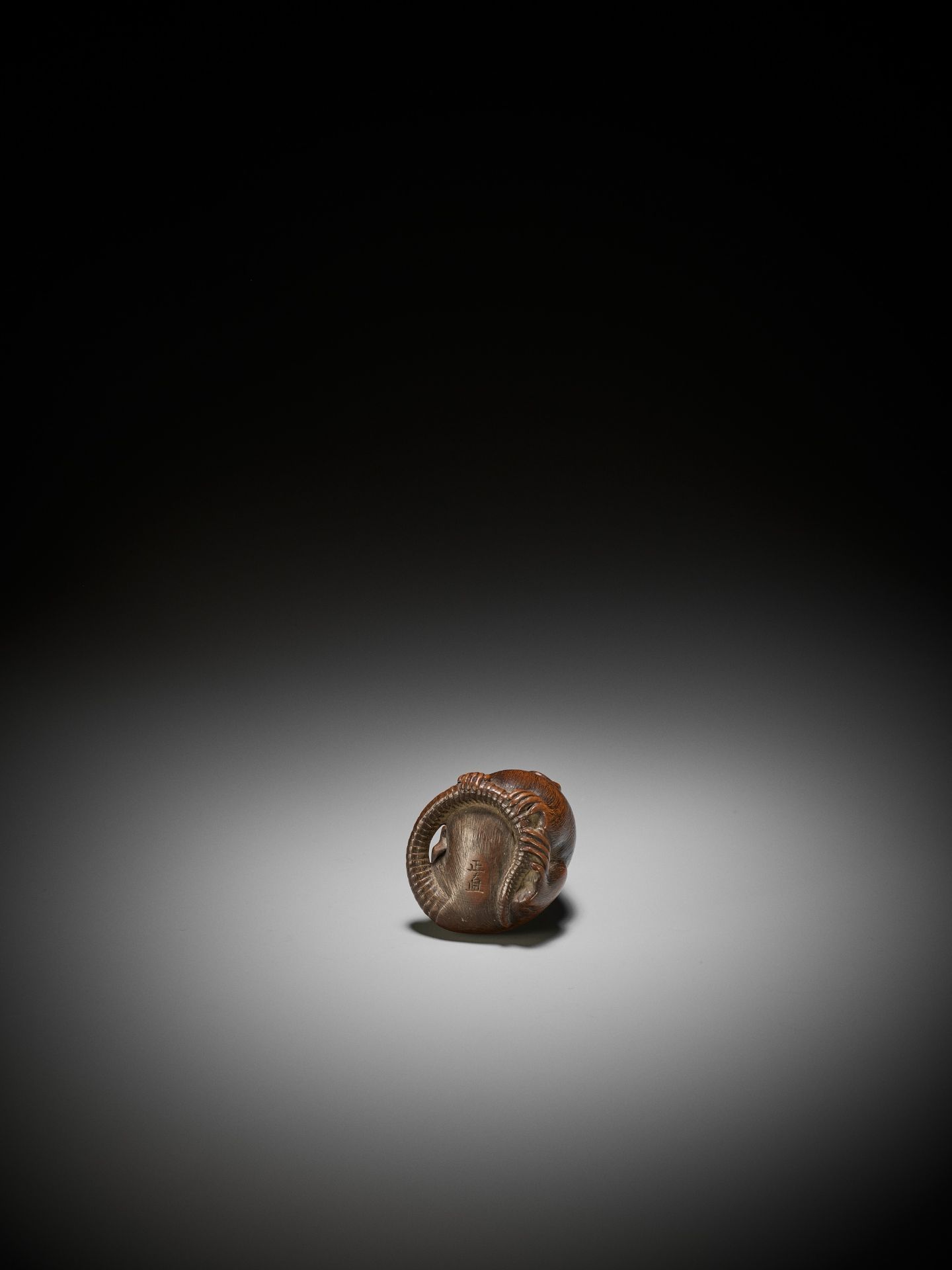 MASANAO: A SUPERB WOOD NETSUKE OF A RAT - Bild 9 aus 11