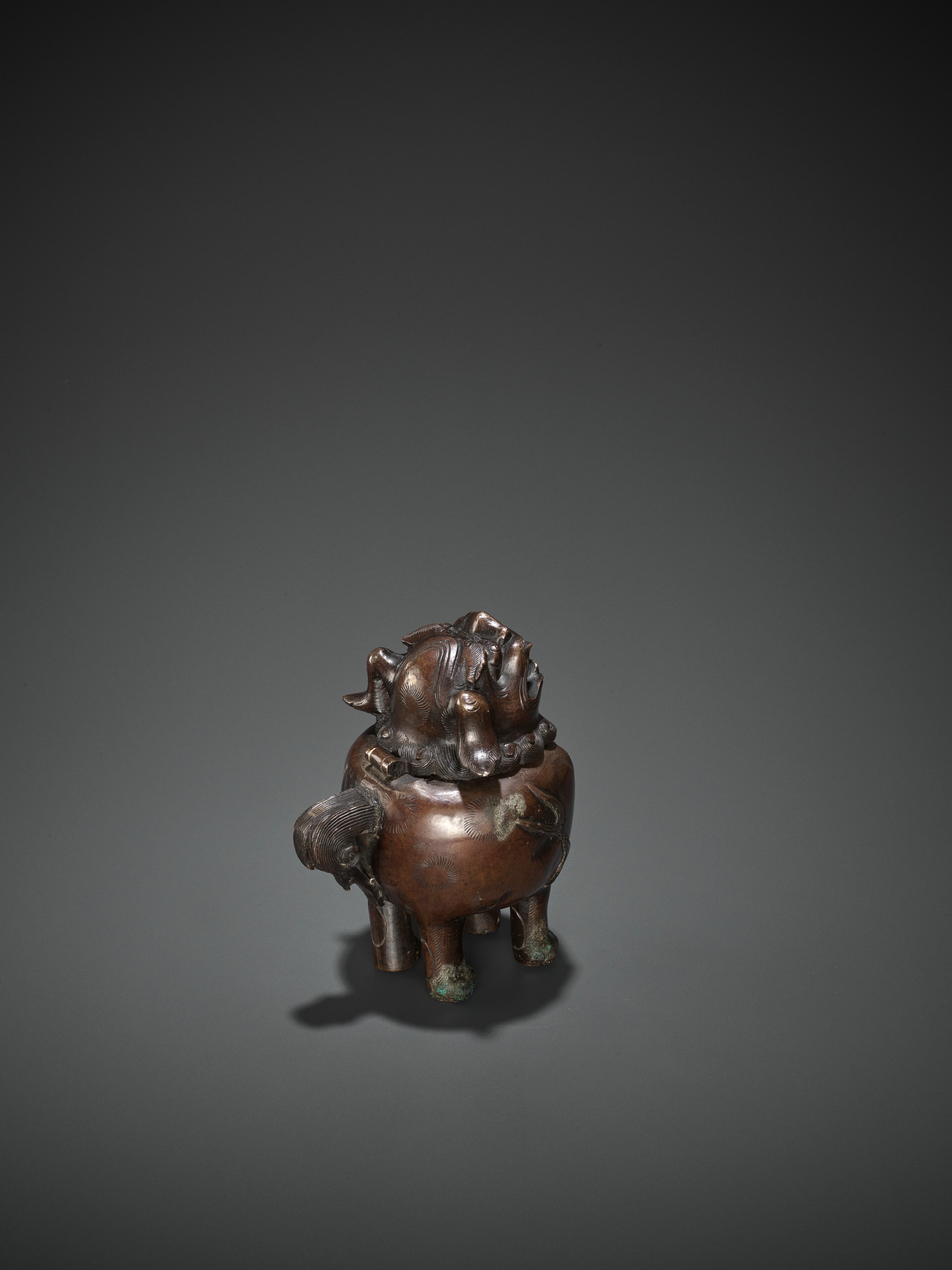 A BRONZE LUDUAN-FORM CENSER AND COVER, 17TH CENTURY - Image 6 of 9