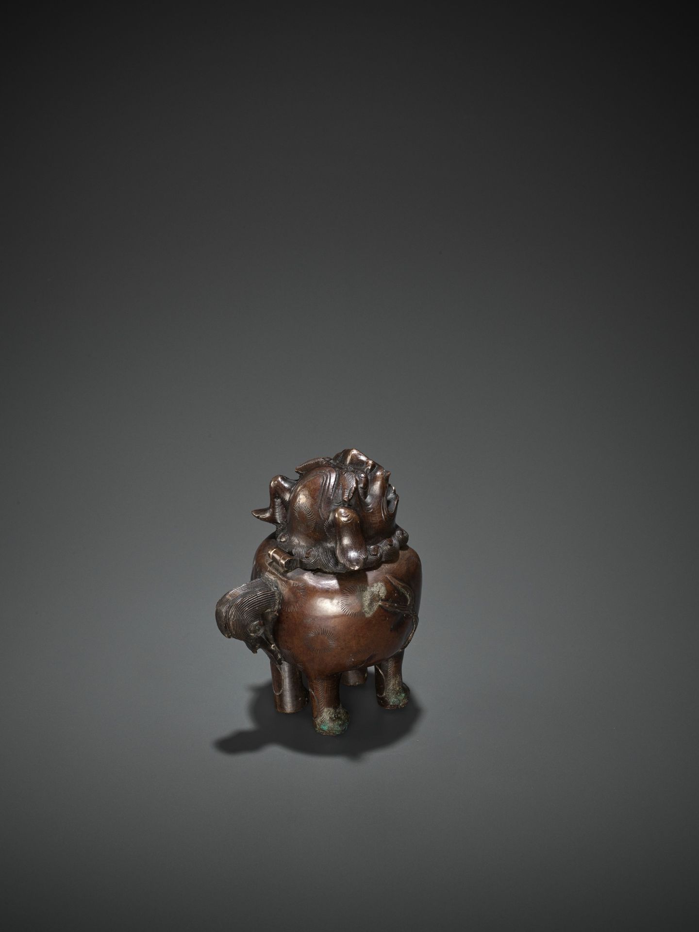 A BRONZE LUDUAN-FORM CENSER AND COVER, 17TH CENTURY - Bild 6 aus 9