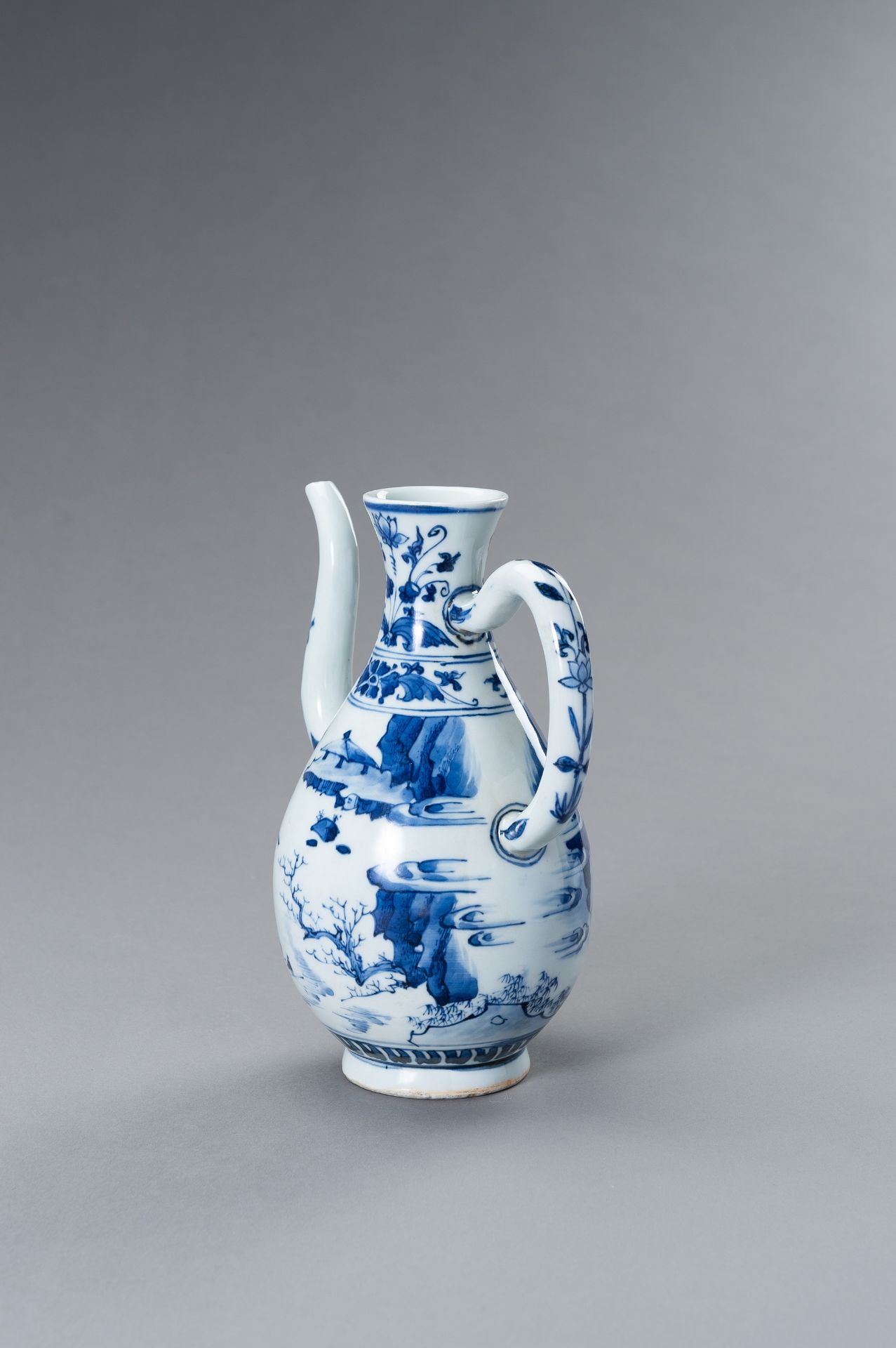 A BLUE AND WHITE PORCELAIN 'LANDSCAPE' TEAPOT - Bild 5 aus 9