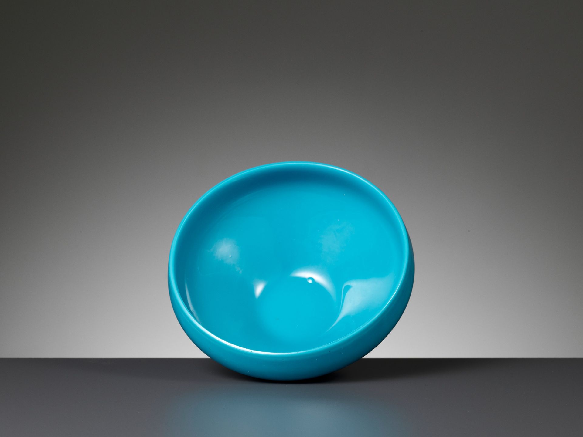 A TURQUOISE GLASS ALMS BOWL, QING DYNASTY - Bild 7 aus 10