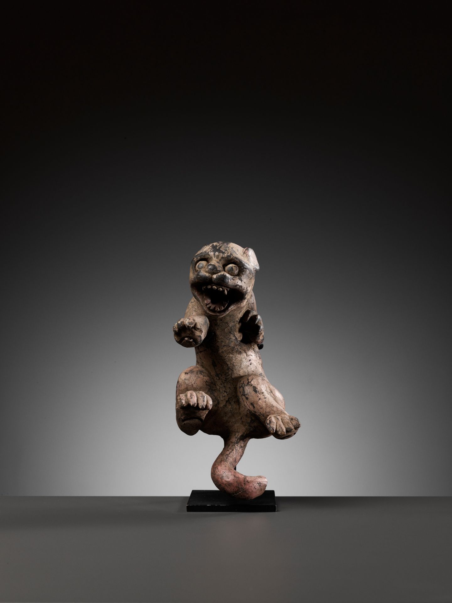 A CARVED WOOD FIGURE OF A MONGOOSE - Bild 2 aus 11