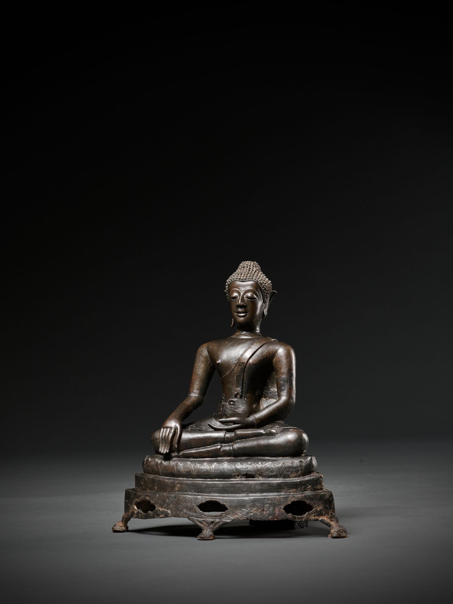 A BRONZE FIGURE OF BUDDHA SHAKYAMUNI, LAN NA KINGDOM - Image 2 of 9