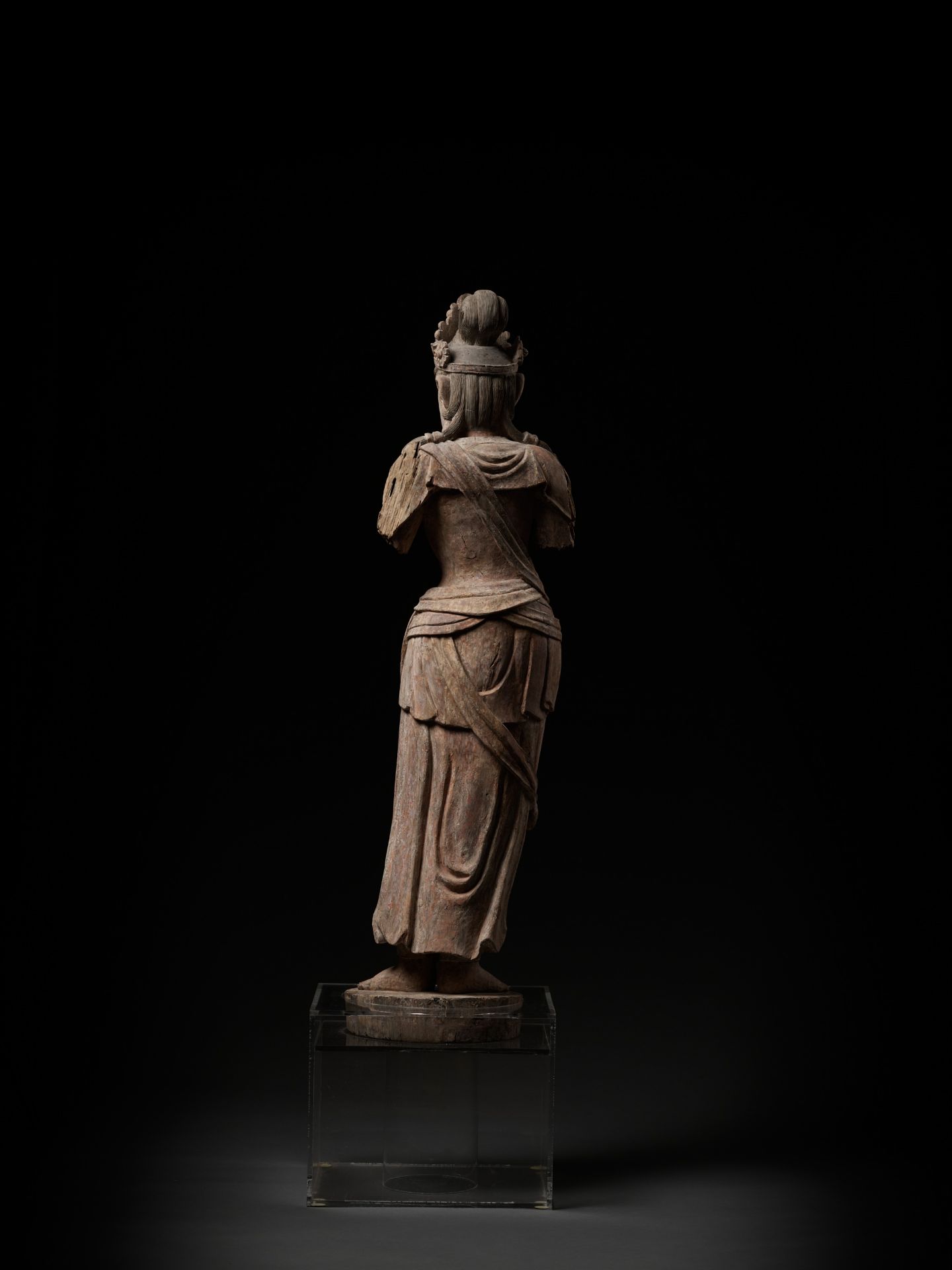 A MONUMENTAL WOOD STATUE OF GUANYIN, QING DYNASTY - Bild 15 aus 16