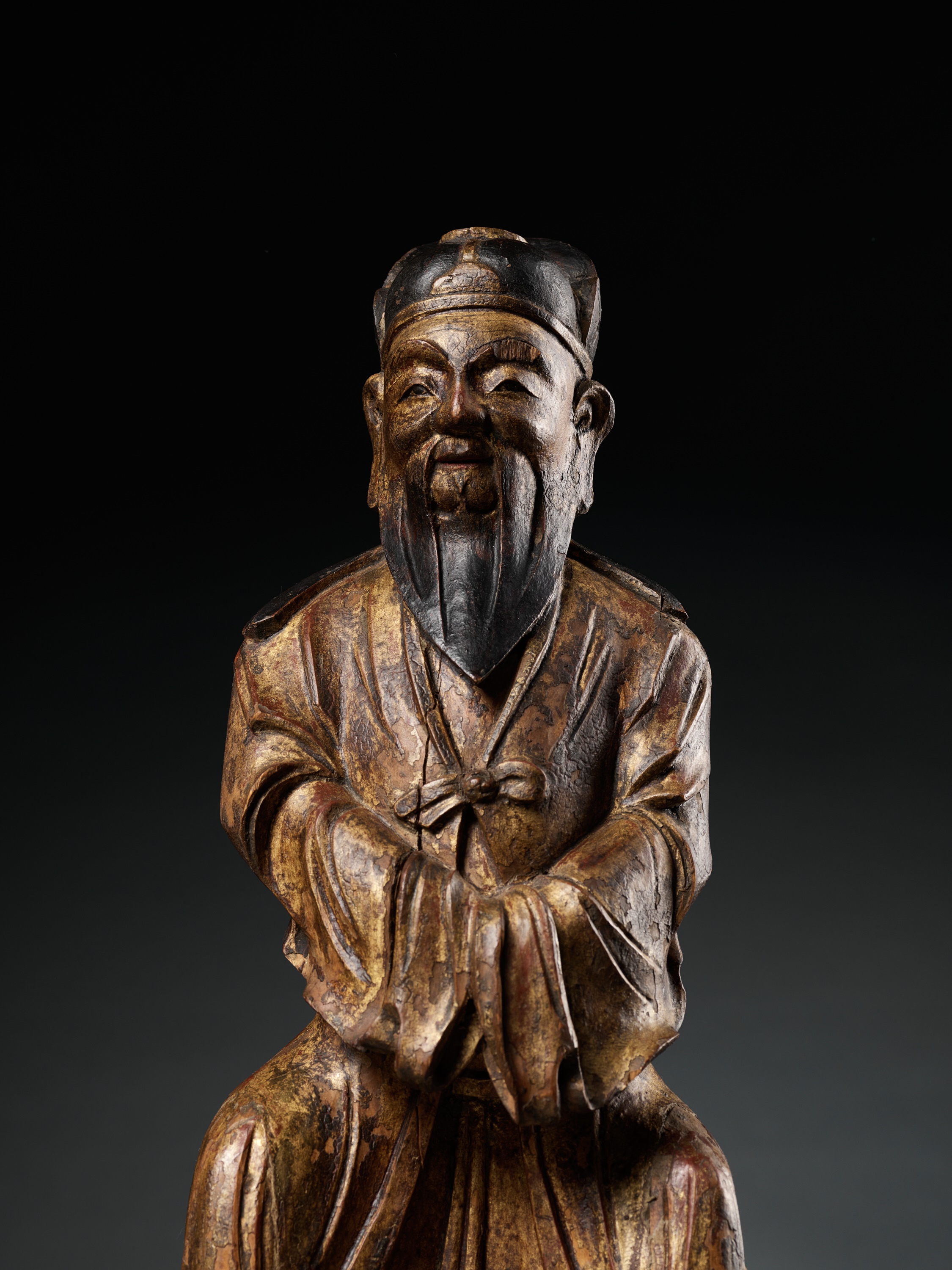 A PAIR OF GILT-LACQUERED HARDWOOD FIGURES OF DAOIST IMMORTALS, MING DYNASTY - Image 5 of 10