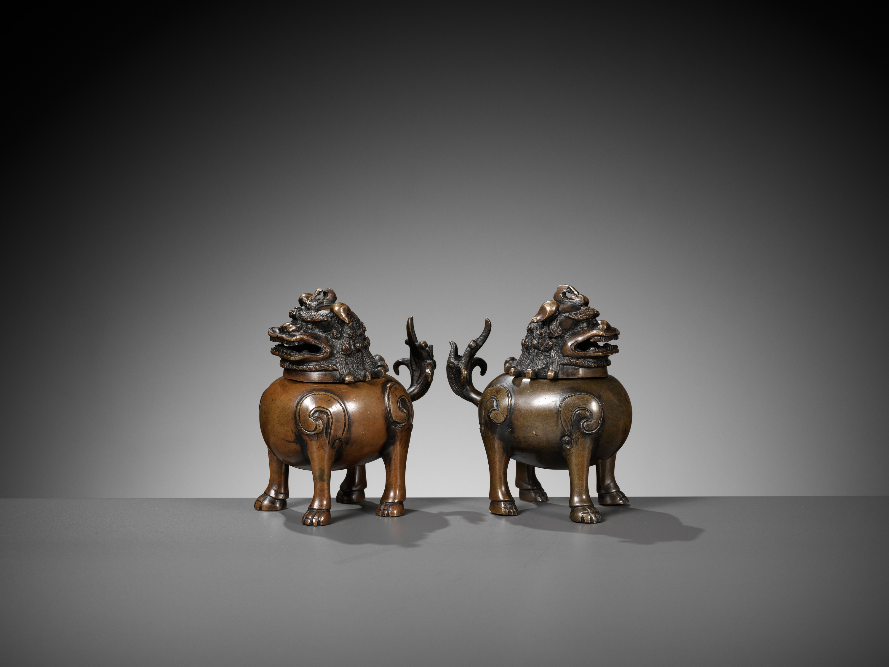 A PAIR OF BRONZE 'LUDUAN' CENSERS, 17TH-18TH CENTURY - Image 5 of 10