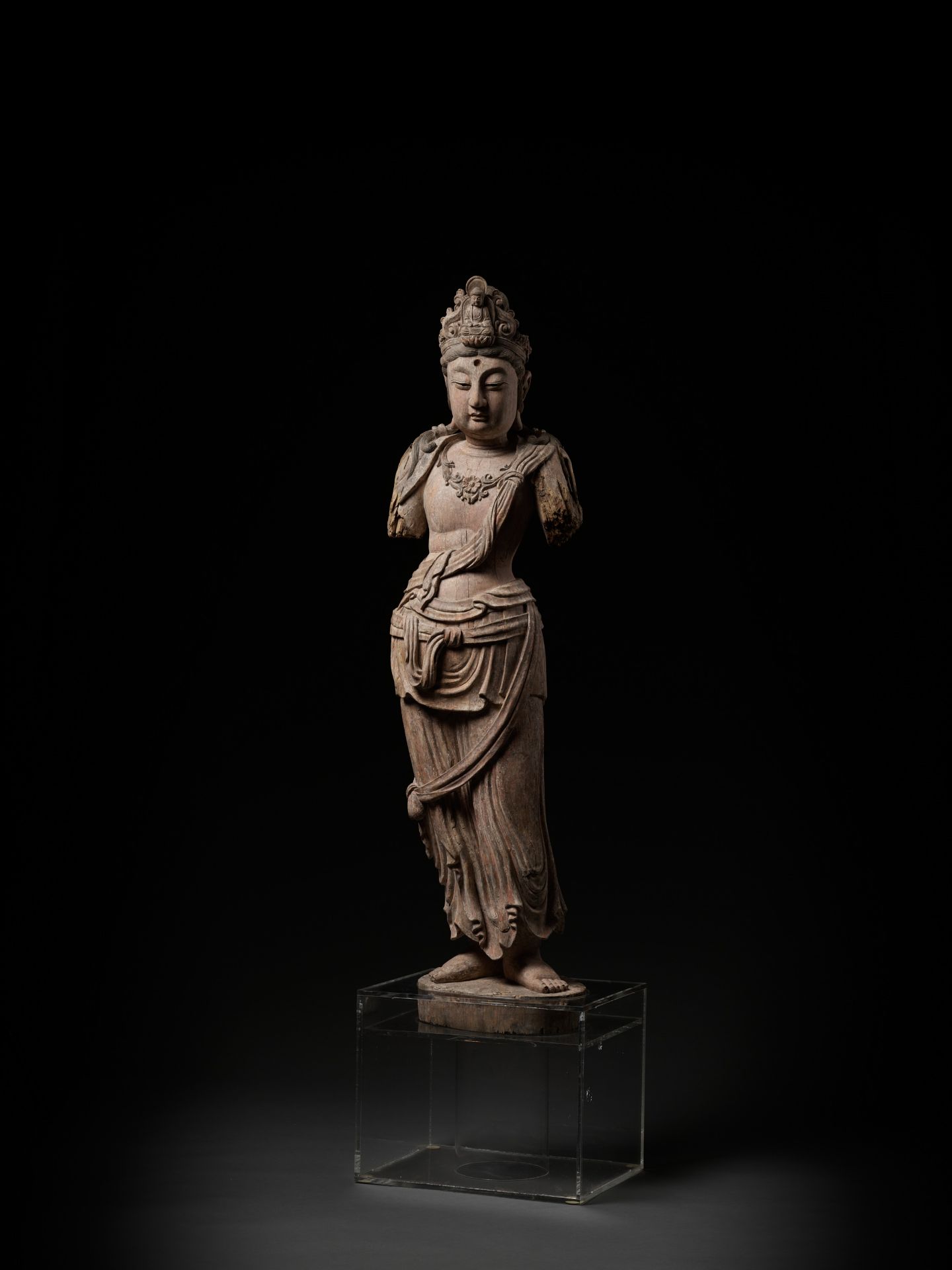 A MONUMENTAL WOOD STATUE OF GUANYIN, QING DYNASTY - Bild 7 aus 16