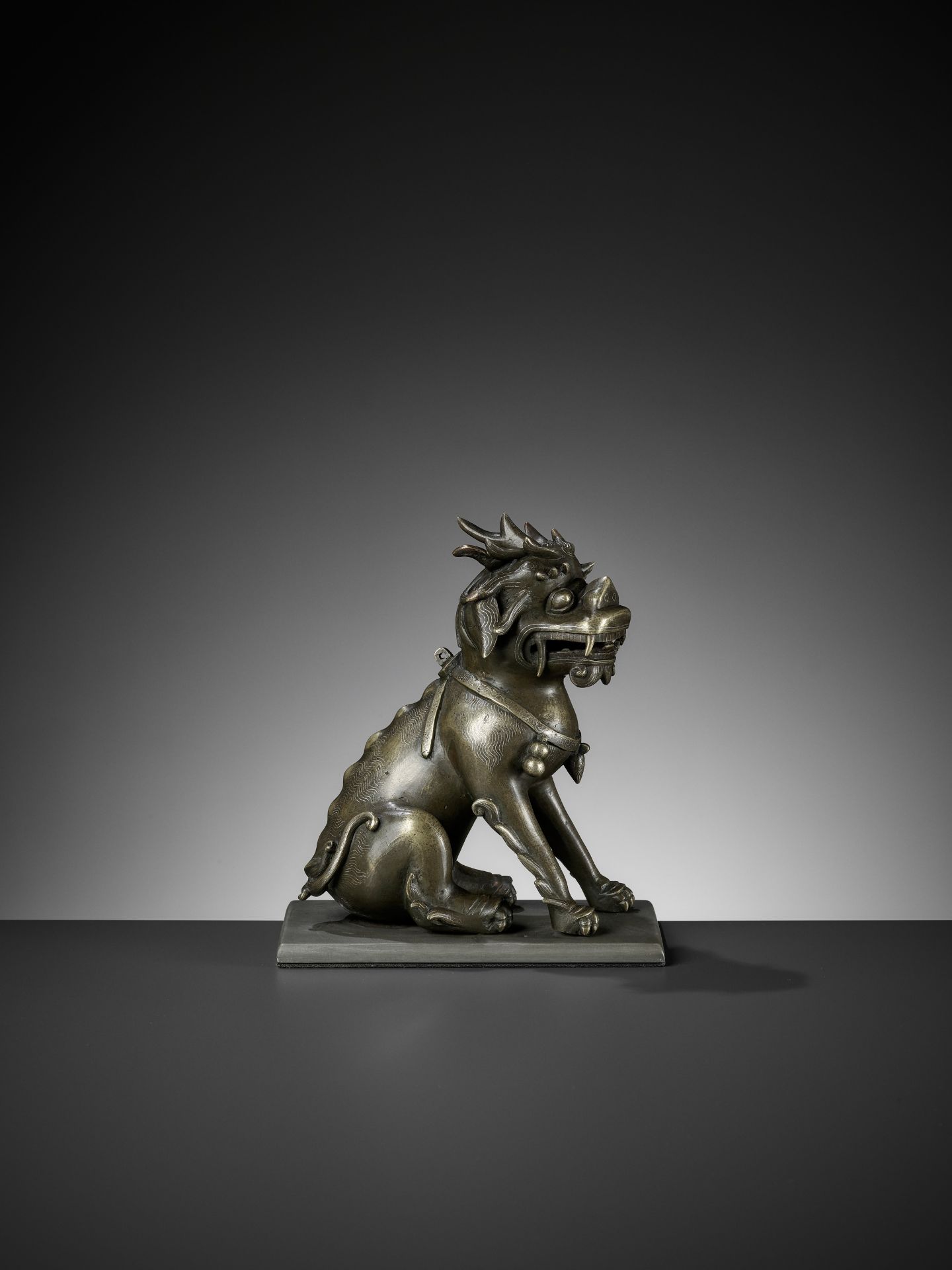 A SILVER WIRE-INLAID BRONZE FIGURE OF A QILIN, ATTRIBUTED TO SHISOU, QING DYNASTY - Image 11 of 12