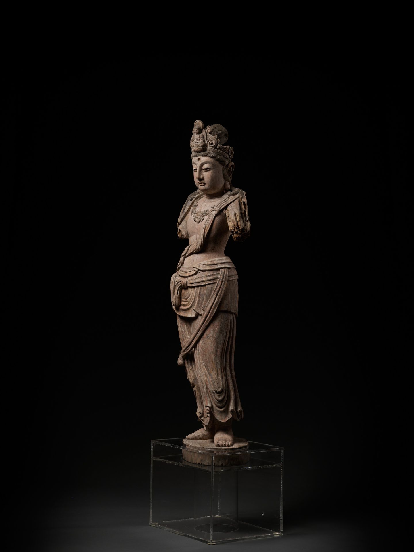 A MONUMENTAL WOOD STATUE OF GUANYIN, QING DYNASTY - Bild 9 aus 16