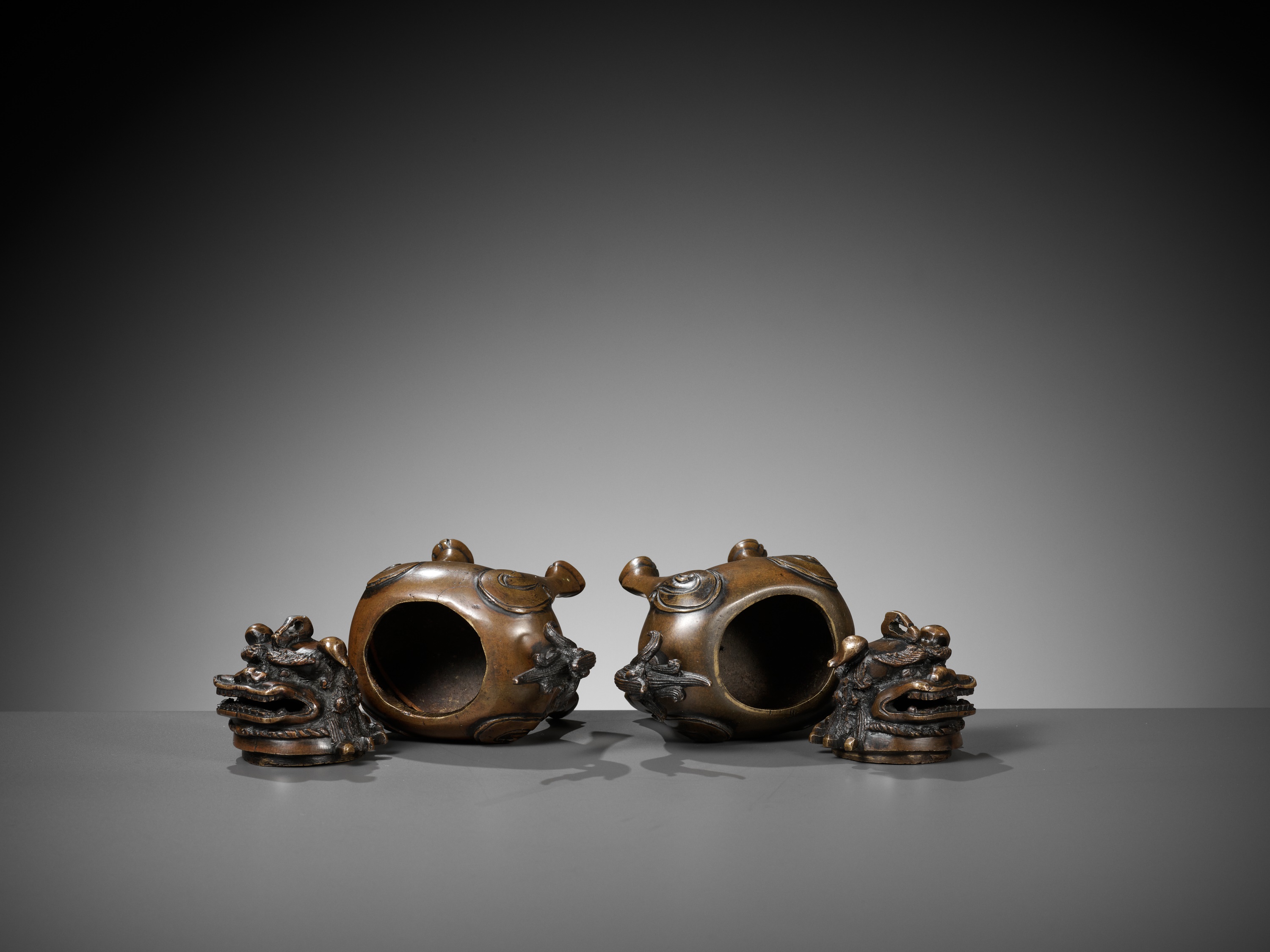 A PAIR OF BRONZE 'LUDUAN' CENSERS, 17TH-18TH CENTURY - Image 9 of 10