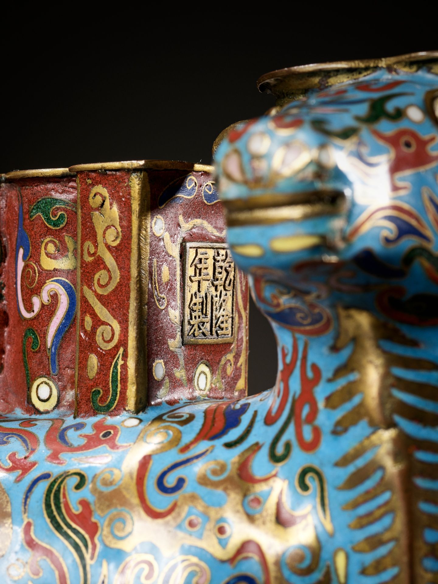 A PAIR OF CLOISONNE 'BUFFALO' JOSS STICK HOLDERS, LATE QING DYNASTY - Bild 2 aus 9