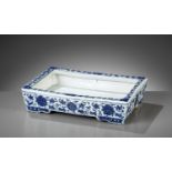A BLUE AND WHITE 'LOTUS' JARDINIERE, 17TH CENTURY