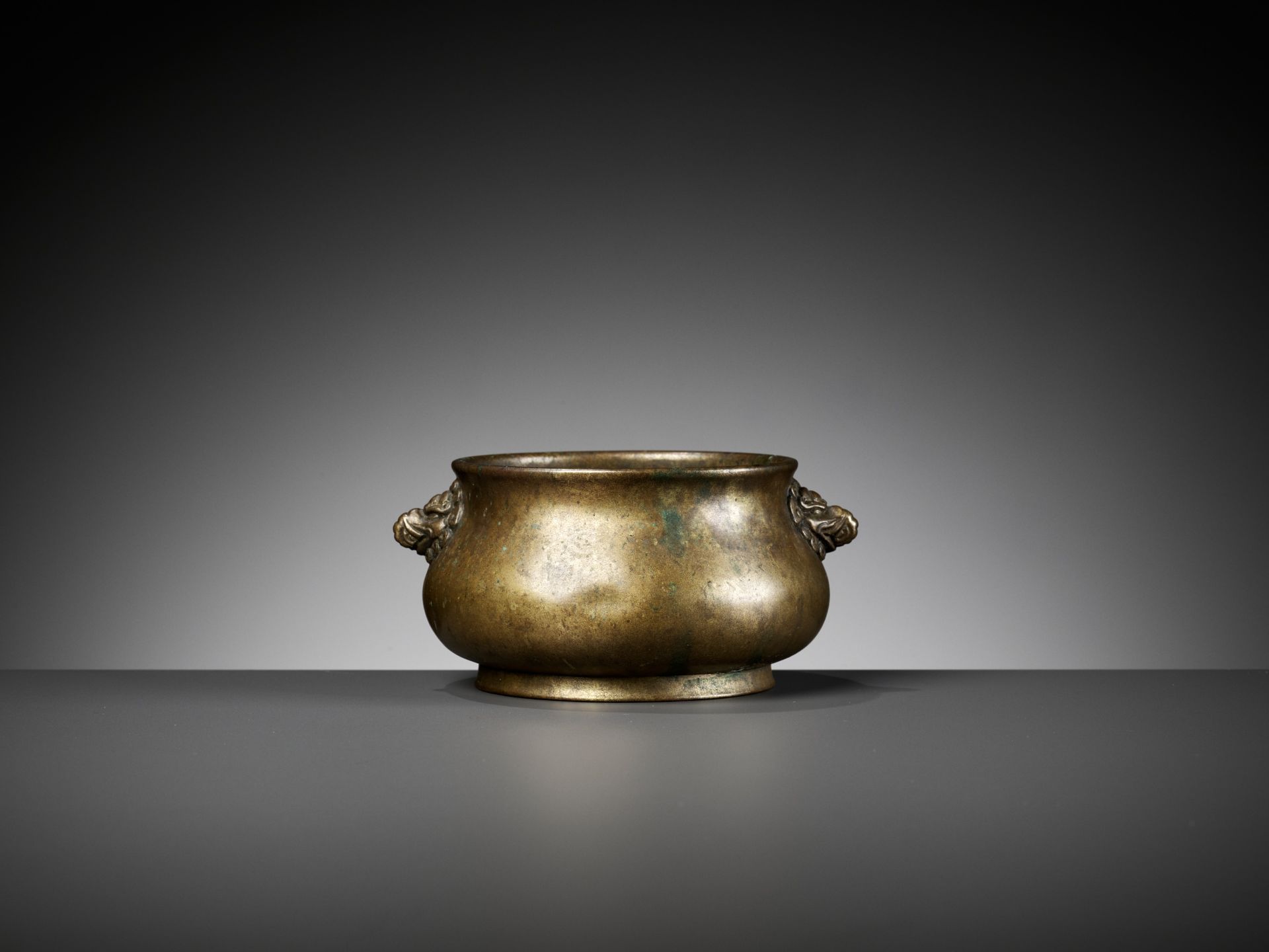 A 'MAKARA' BRONZE CENSER, QING DYNASTY - Bild 9 aus 13