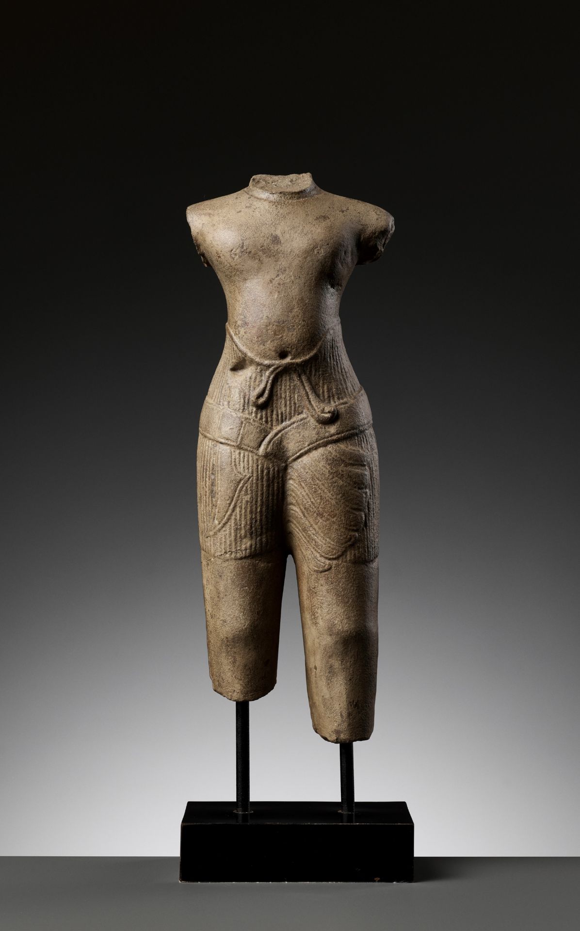 A SANDSTONE TORSO OF A MALE DEITY, BAPHUON STYLE, ANGKOR PERIOD - Image 11 of 12