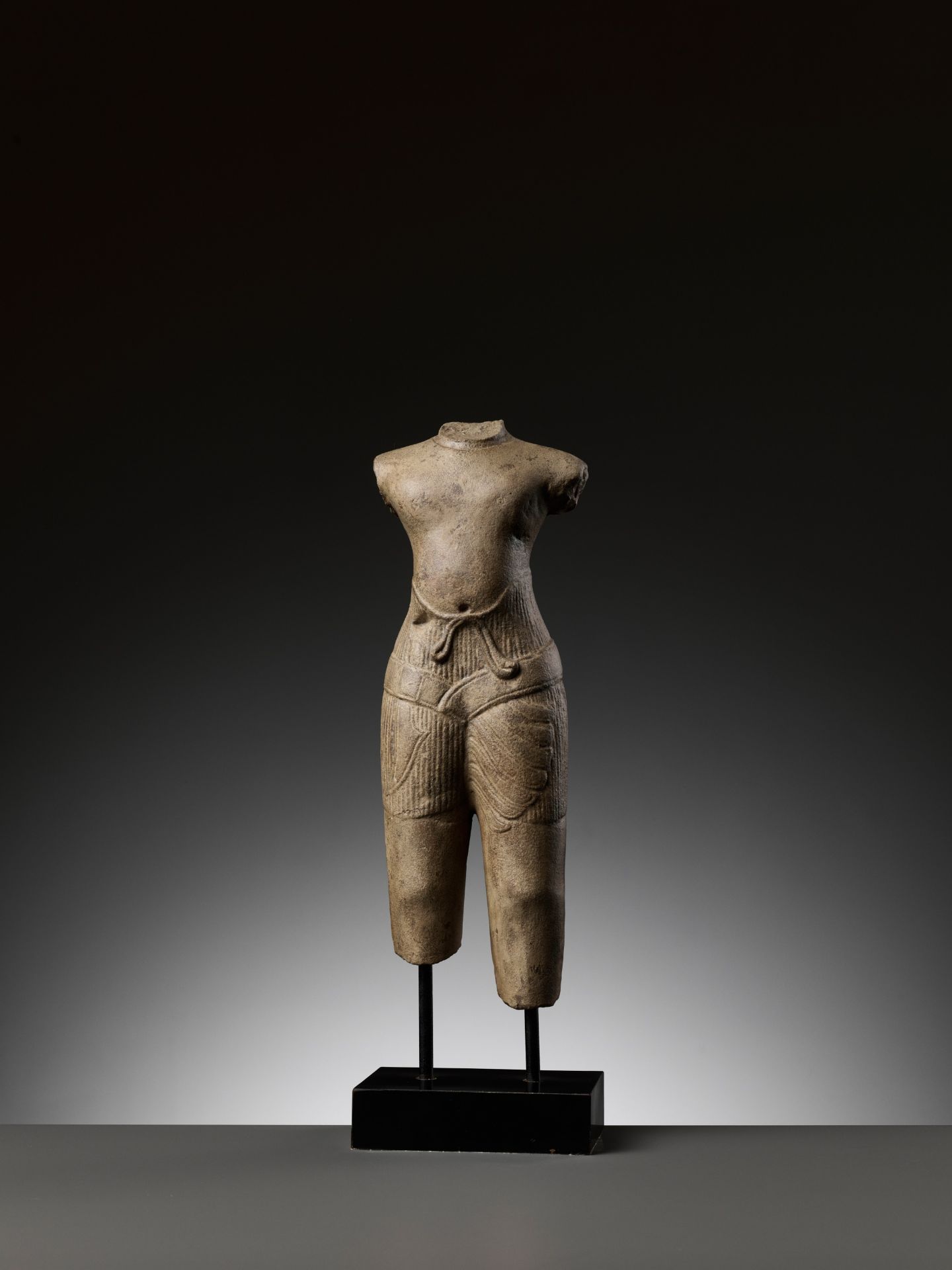 A SANDSTONE TORSO OF A MALE DEITY, BAPHUON STYLE, ANGKOR PERIOD - Image 3 of 12