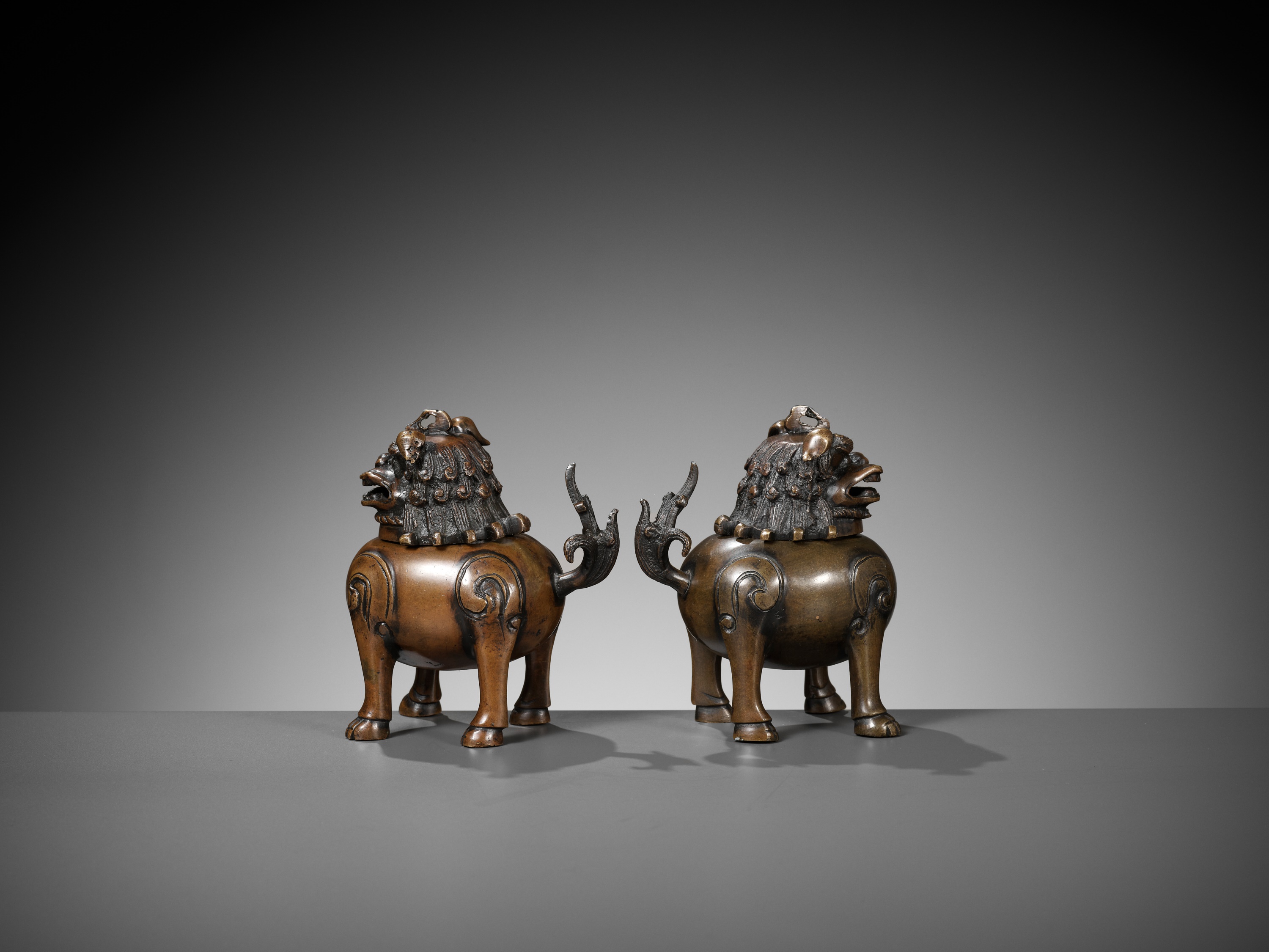 A PAIR OF BRONZE 'LUDUAN' CENSERS, 17TH-18TH CENTURY - Image 6 of 10