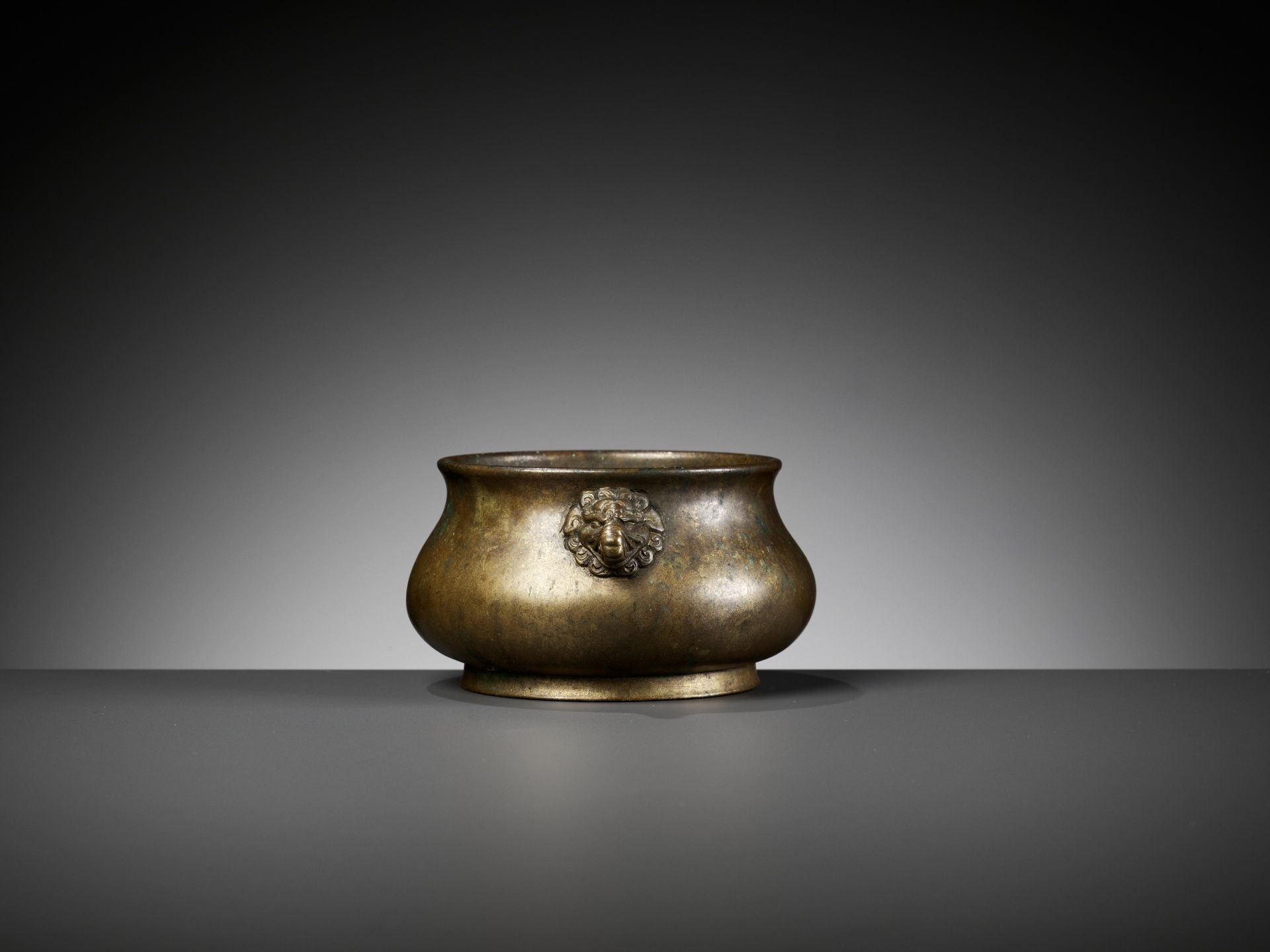 A 'MAKARA' BRONZE CENSER, QING DYNASTY - Bild 10 aus 13