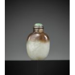 A WHITE AND BROWN JADE 'CARP' SNUFF BOTTLE, 1780-1850