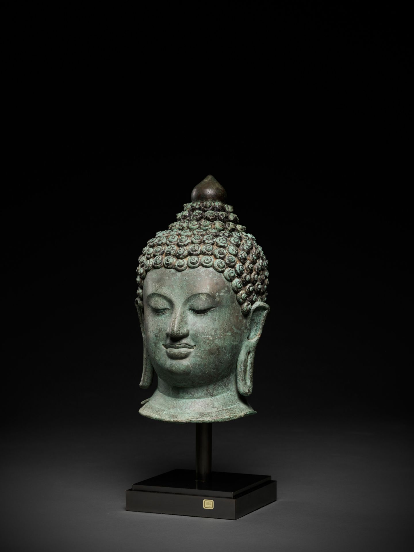 A MONUMENTAL BRONZE HEAD OF BUDDHA, CHIENG SEN STYLE - Bild 14 aus 15