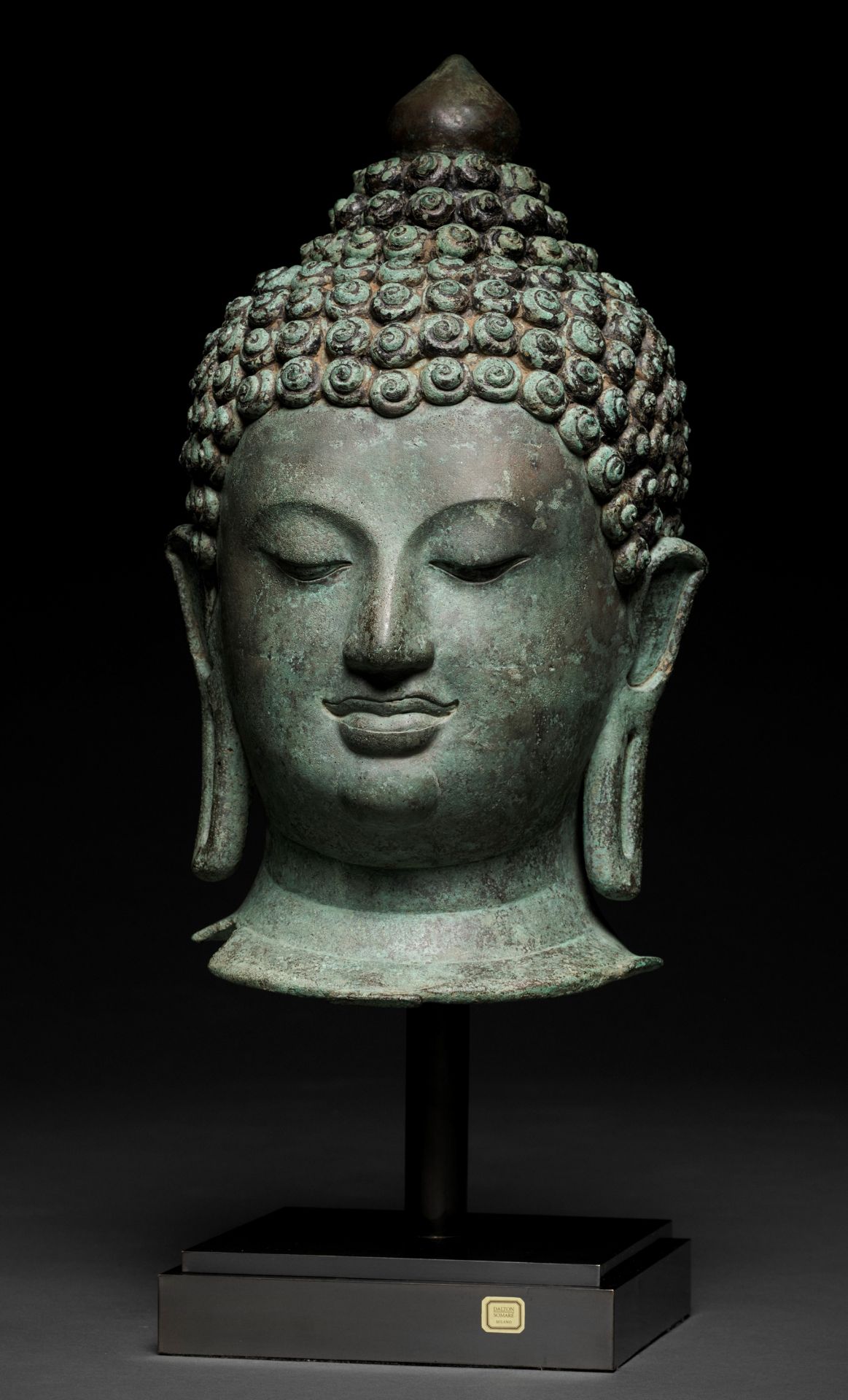 A MONUMENTAL BRONZE HEAD OF BUDDHA, CHIENG SEN STYLE