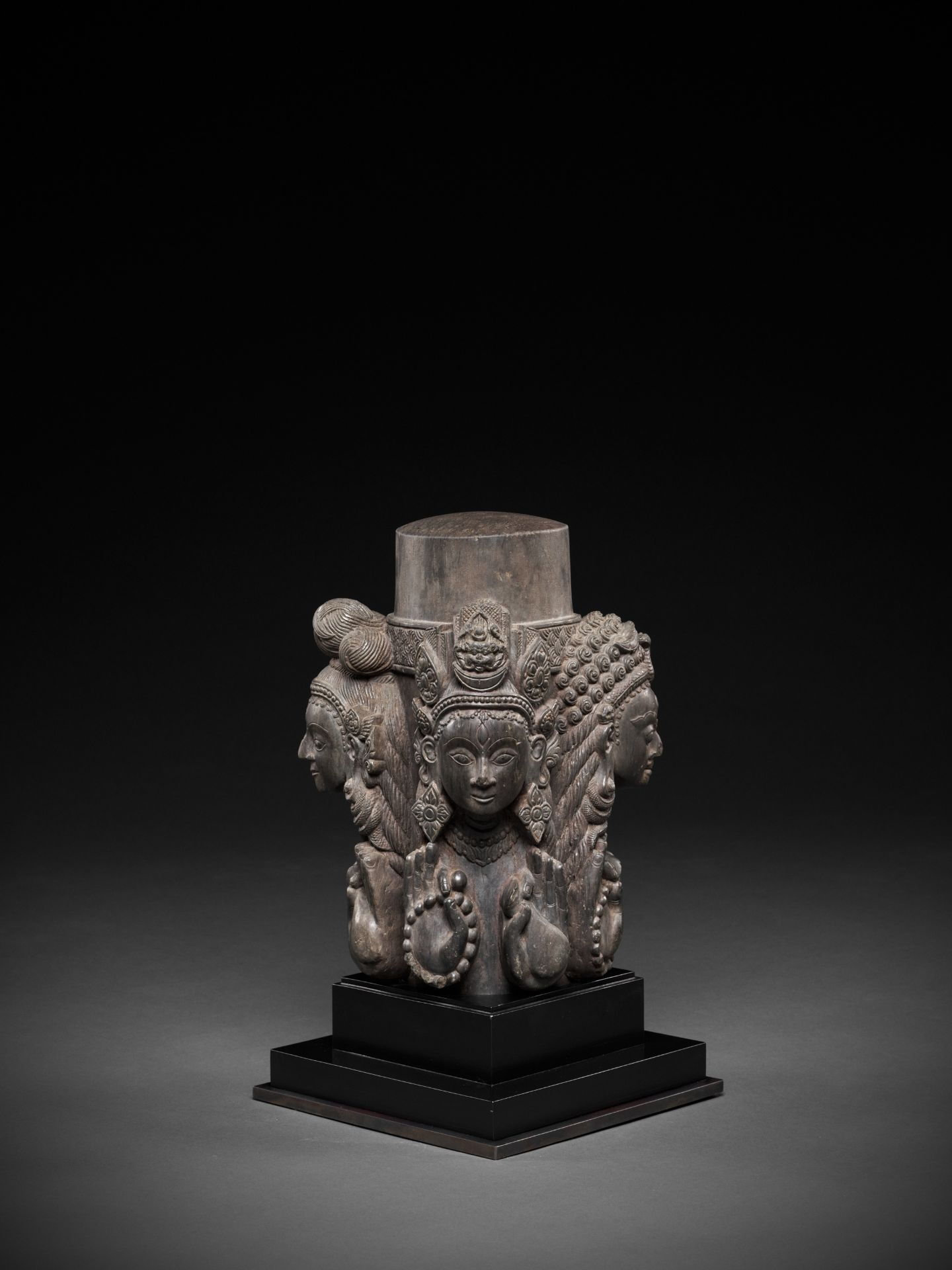 A CARVED STONE LINGA, NEPAL, 16TH-17TH CENTURY - Bild 15 aus 17