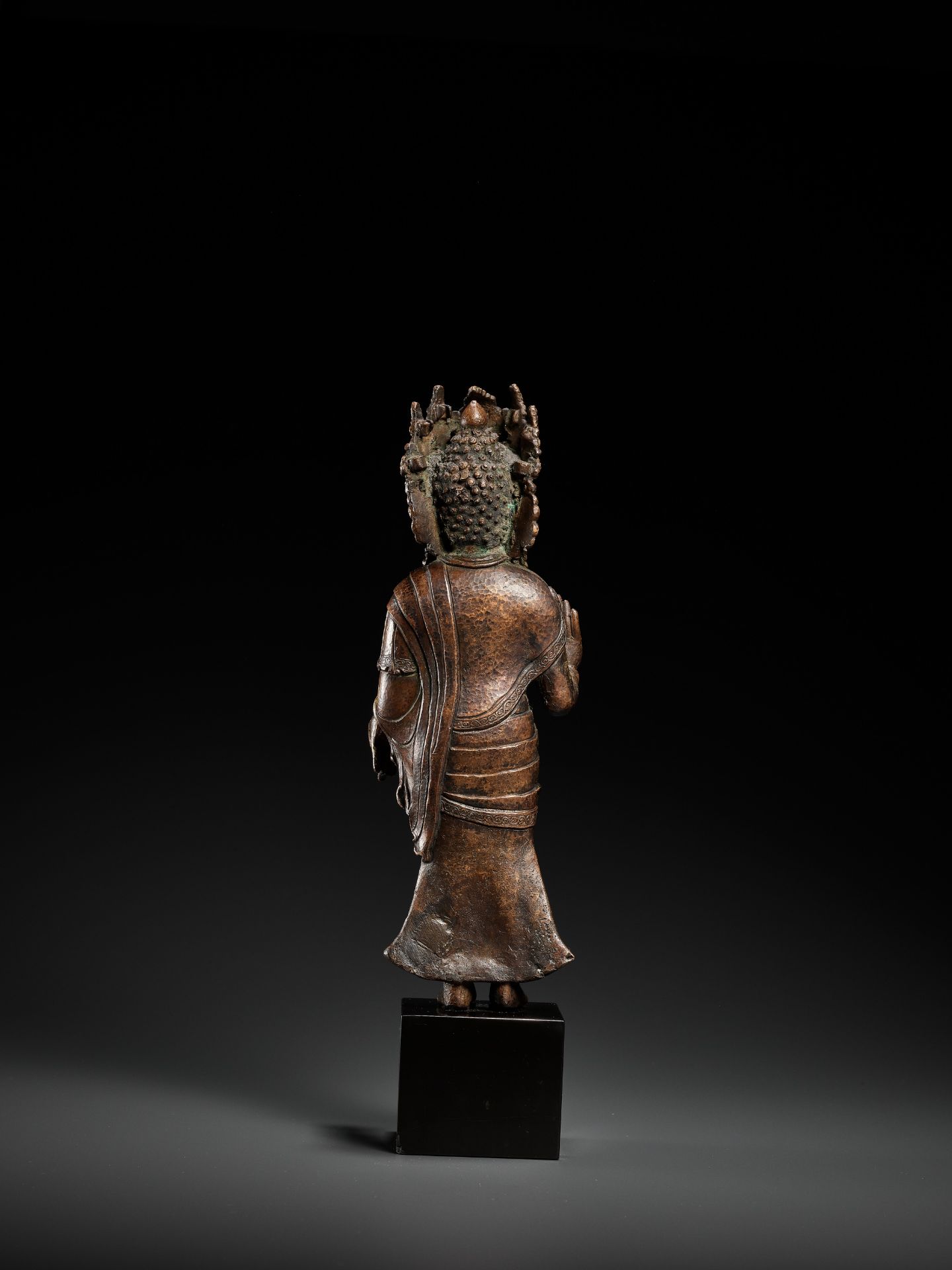 A RARE GILT BRONZE FIGURE OF DIPANKARA BUDDHA, LATE MALLA, THREE KINGDOMS PERIOD - Bild 6 aus 11