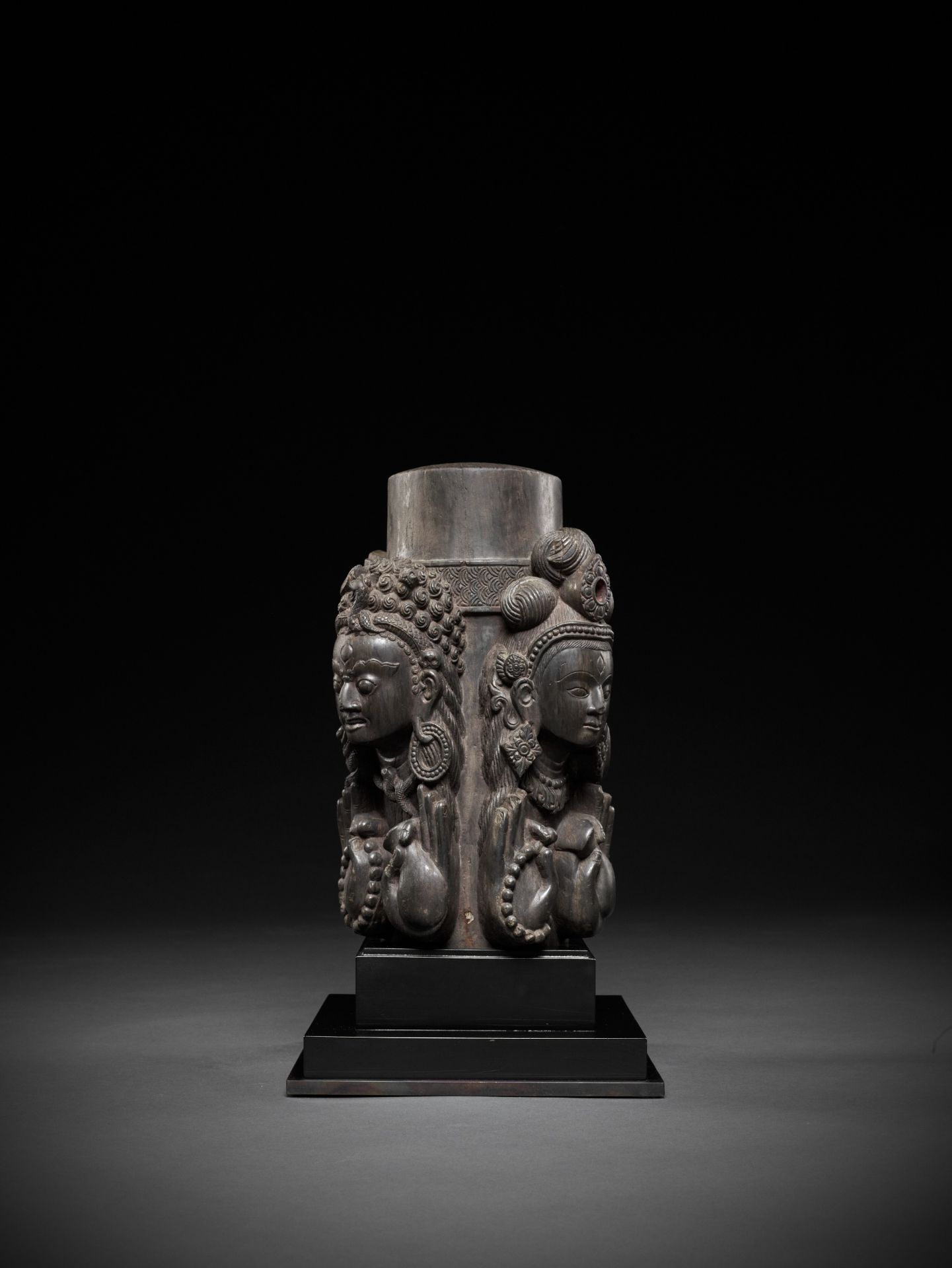 A CARVED STONE LINGA, NEPAL, 16TH-17TH CENTURY - Bild 7 aus 17