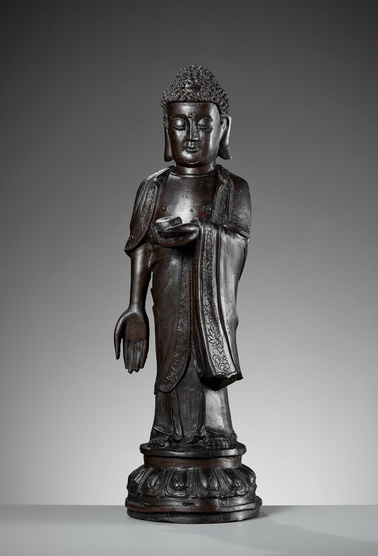 A LARGE BRONZE FIGURE OF BUDDHA AMITABHA, MING DYNASTY