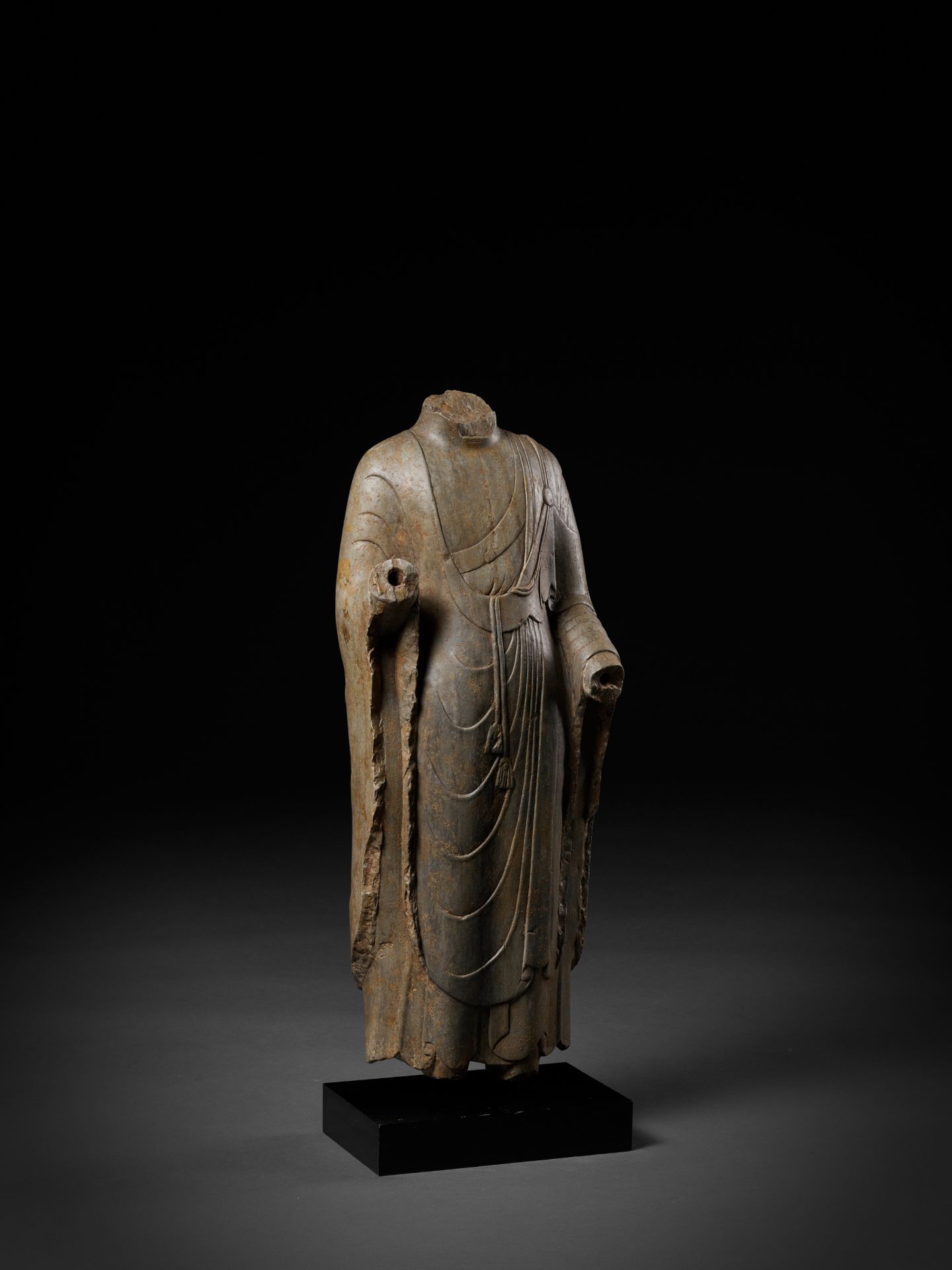 A LIMESTONE TORSO OF BUDDHA, NORTHERN QI DYNASTY - Bild 8 aus 9